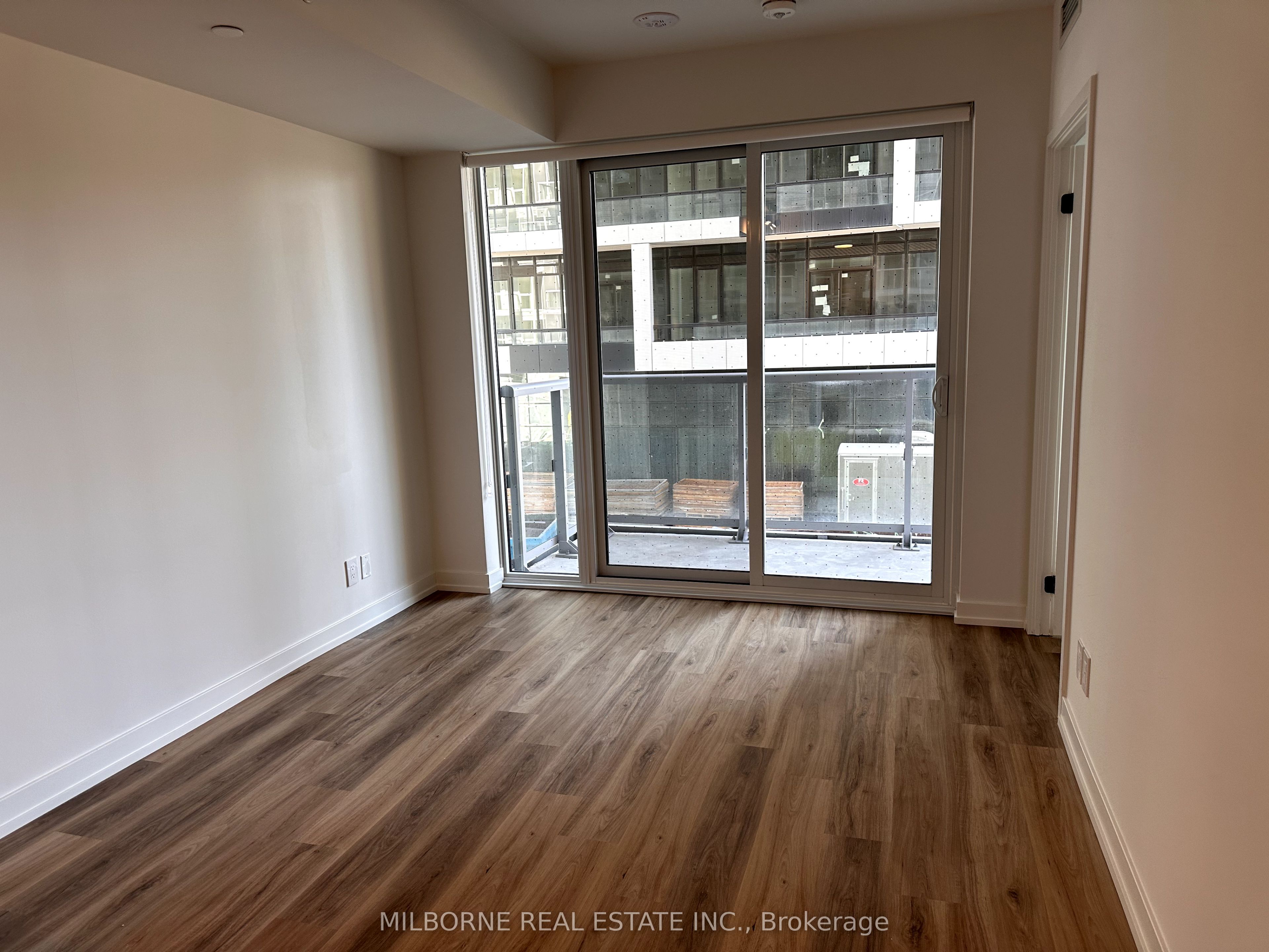 73 Broadway Avenue 402 Property Photo 3