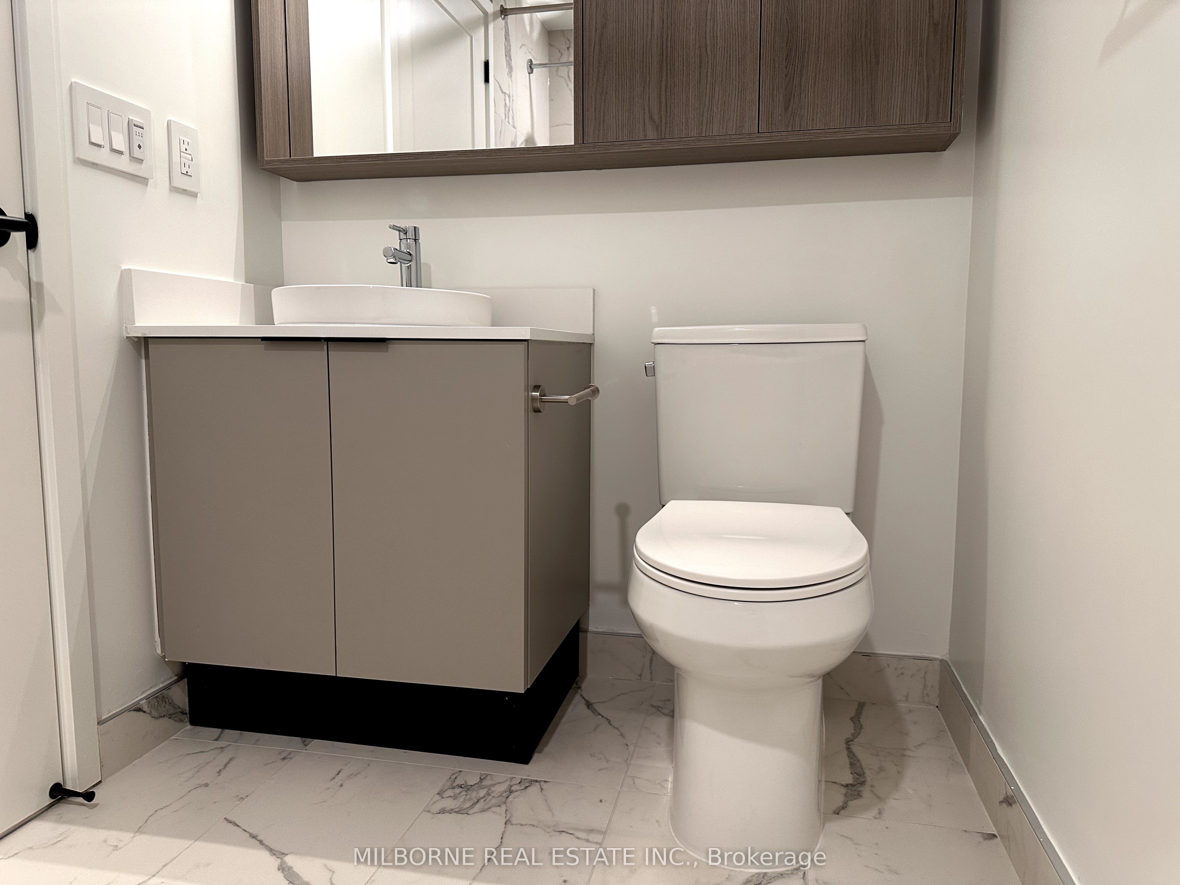 73 Broadway Avenue 402 Property Photo 8