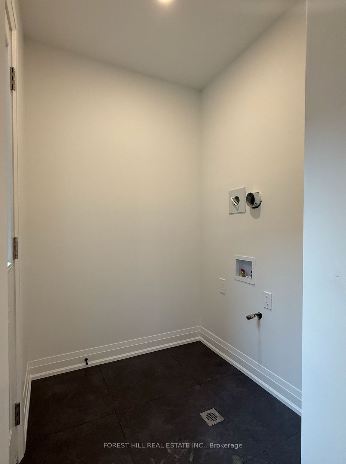 12 Franklin Avenue Suite A(main Floor) Property Photo 10