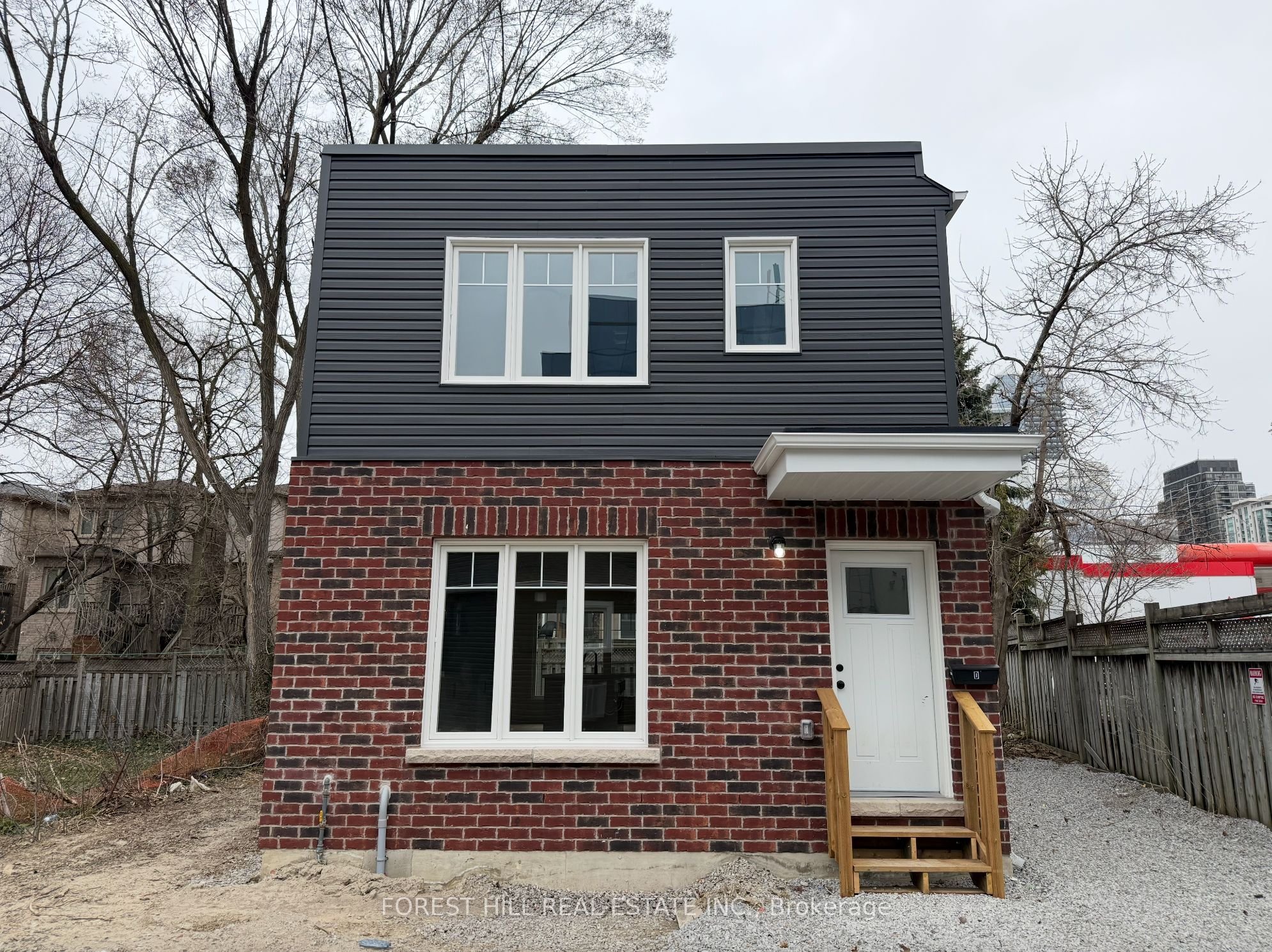 #Garden Suite(Back) - 12 Franklin Avenue Property Photo 1