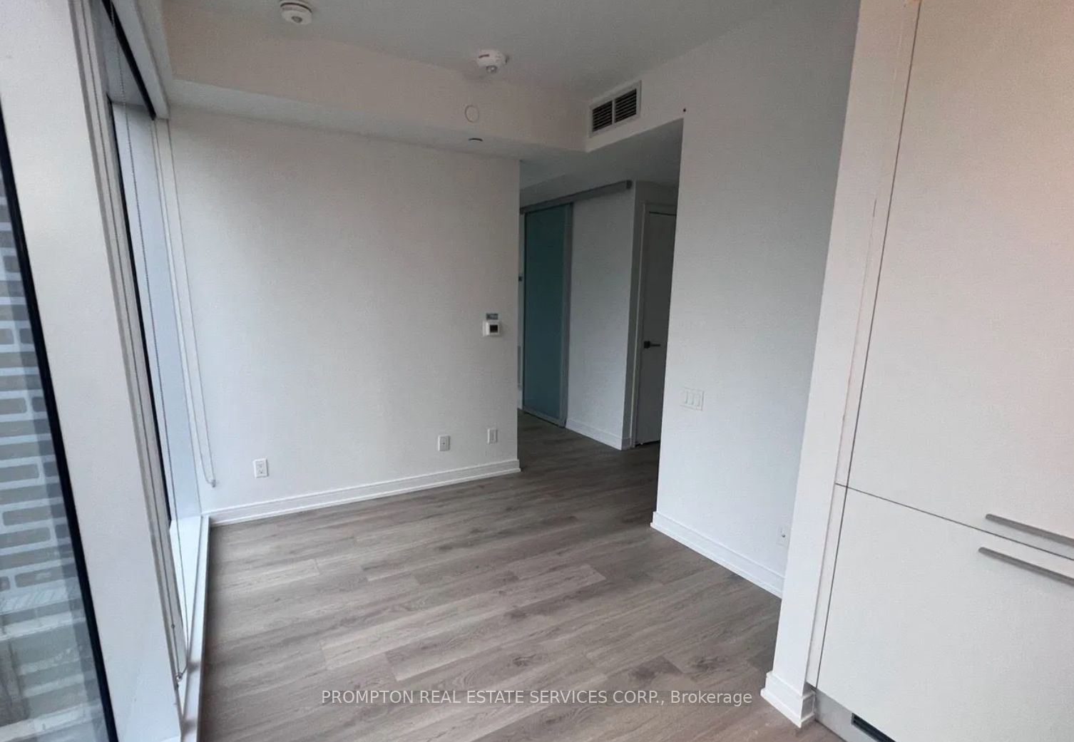 #2908 - 3 Gloucester Street Property Photo 4