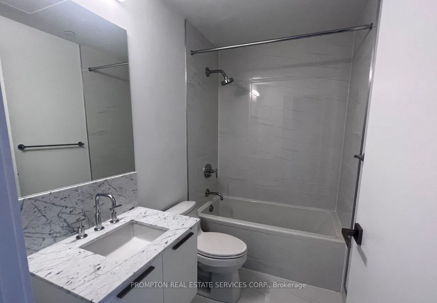 #2908 - 3 Gloucester Street Property Photo 5