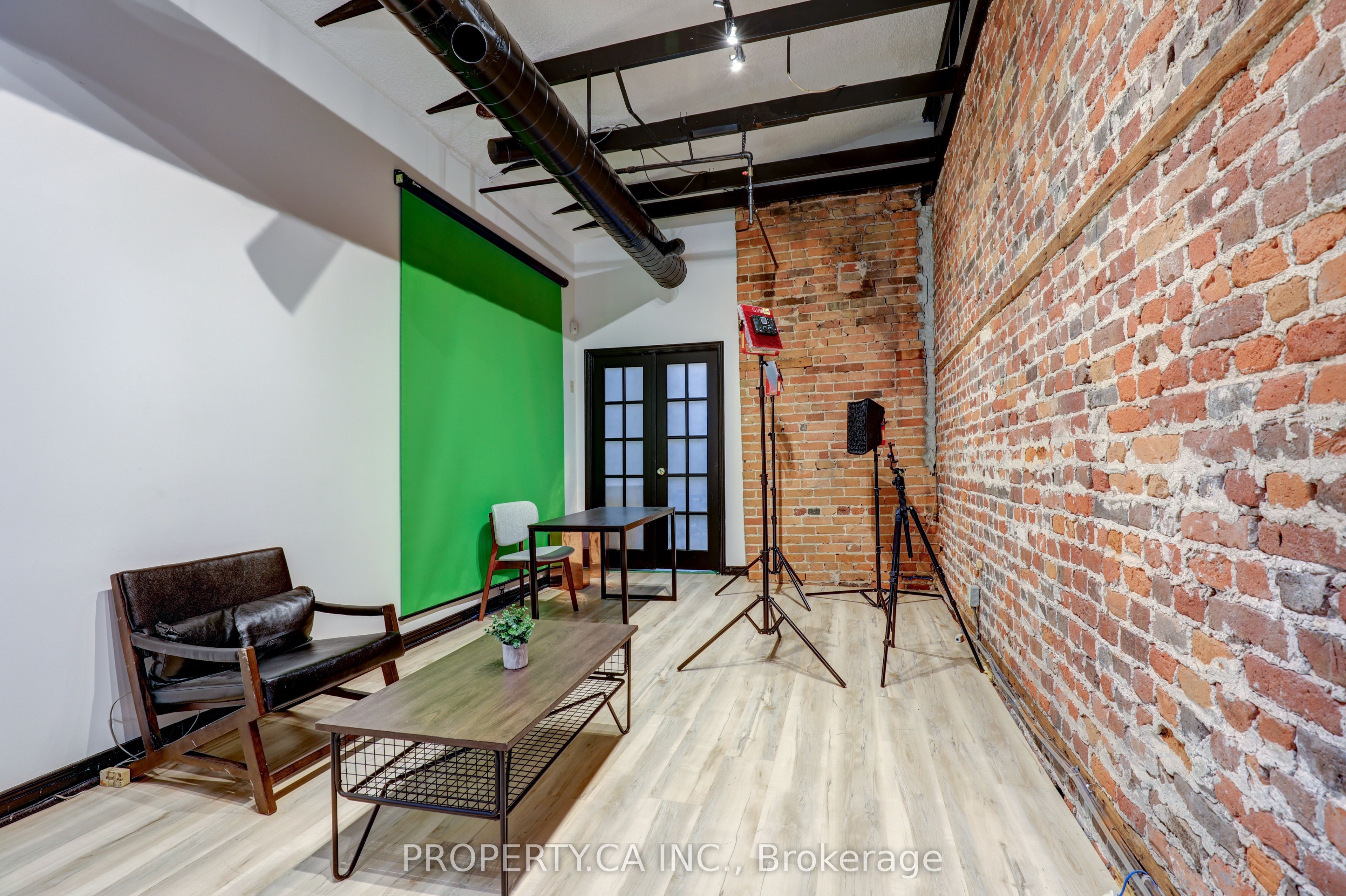 142 King Street E Main & Lower Property Photo 16