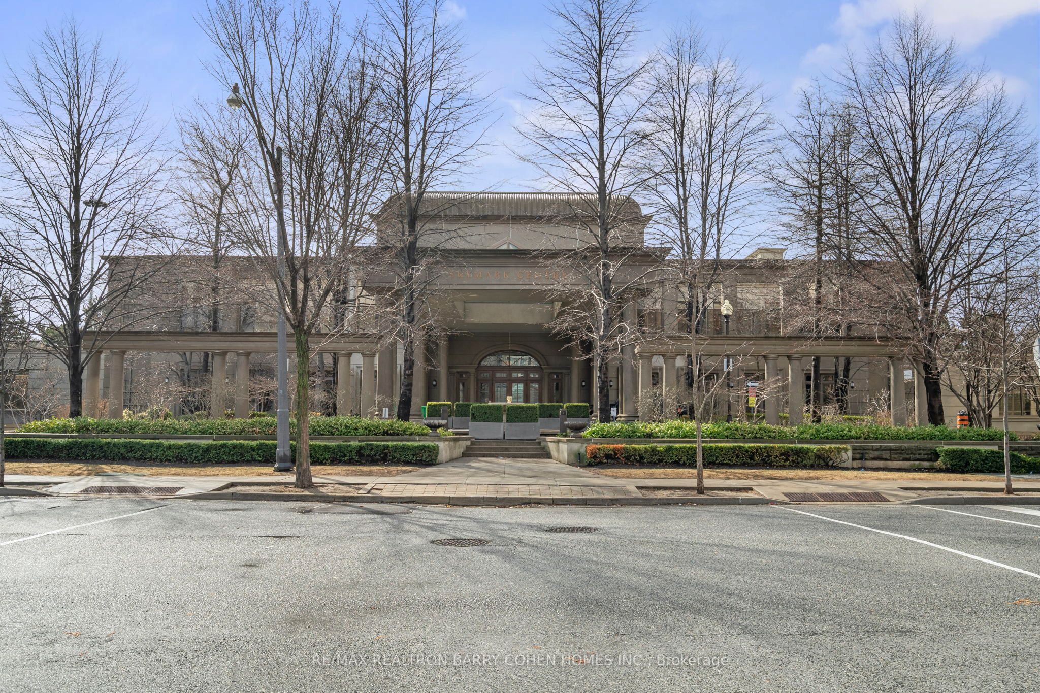 80 Harrison Garden Boulevard 624 Property Photo 2