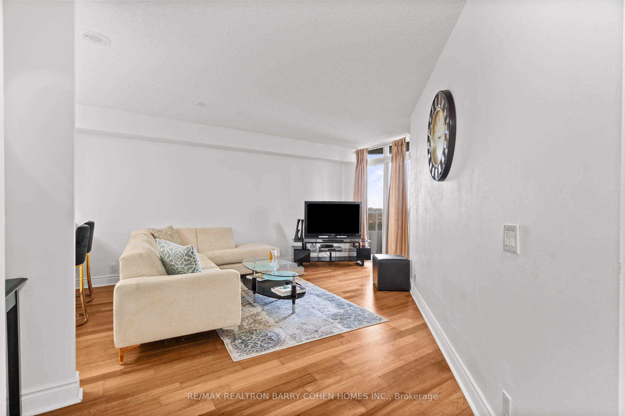 80 Harrison Garden Boulevard 624 Property Photo 5