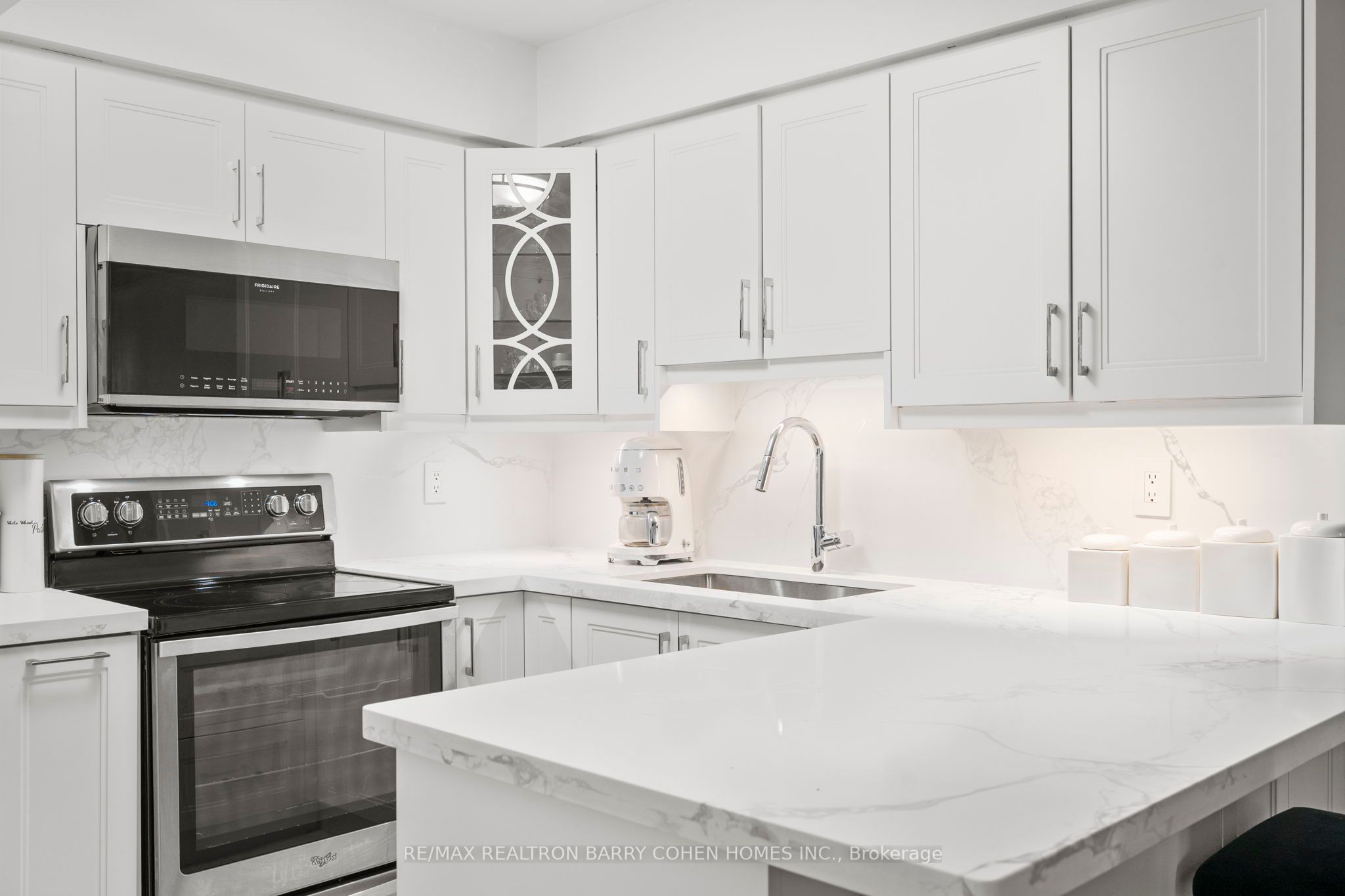 80 Harrison Garden Boulevard 624 Property Photo 10