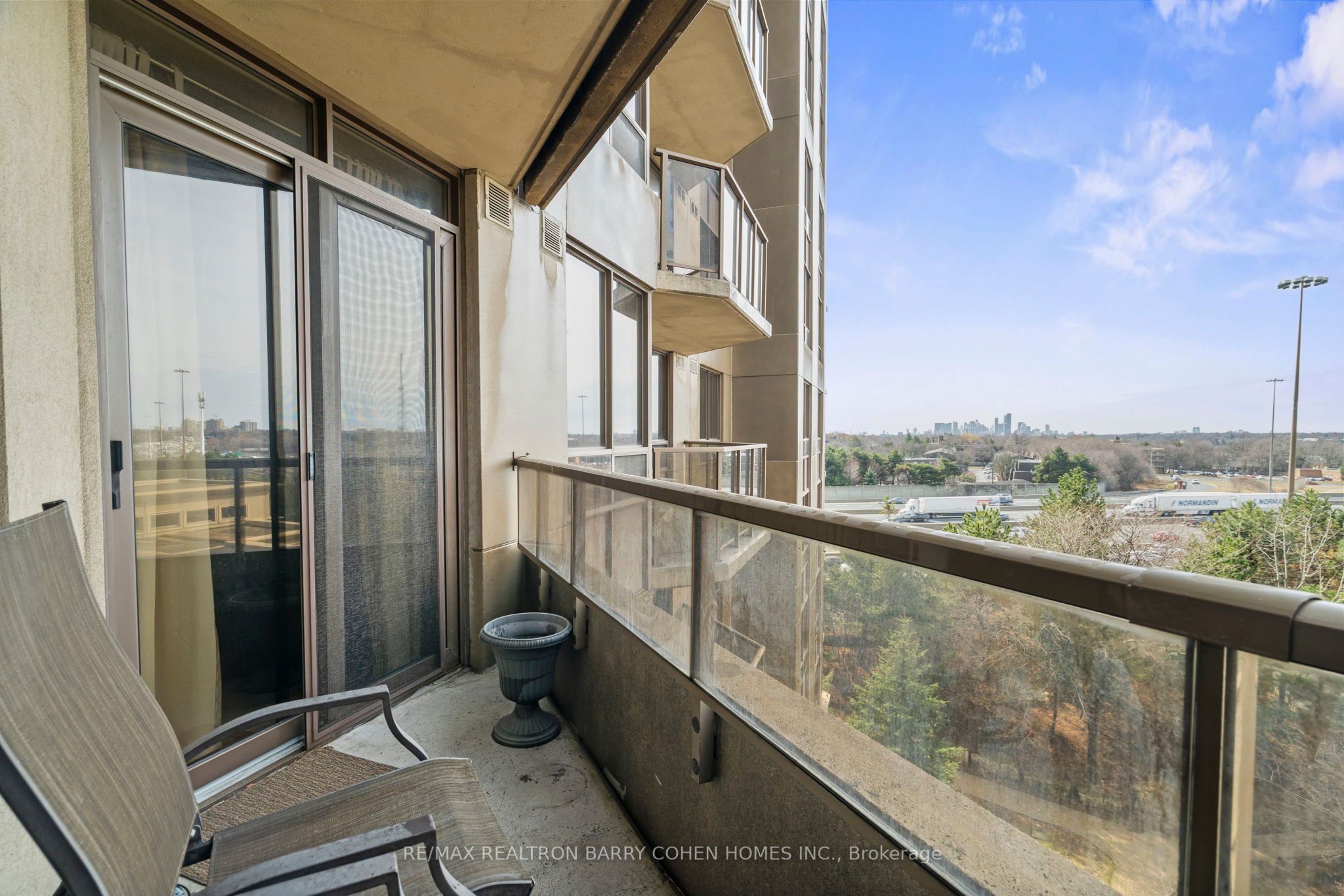 80 Harrison Garden Boulevard 624 Property Photo 17