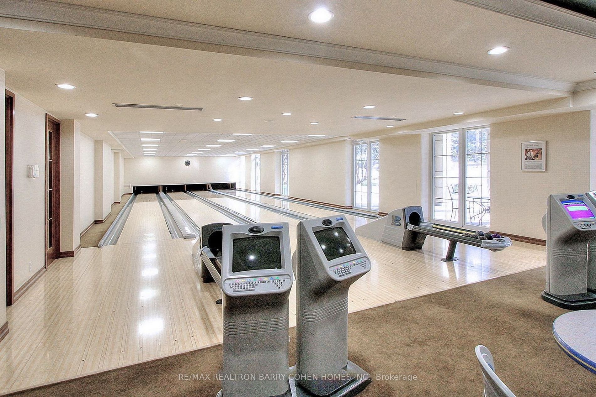 80 Harrison Garden Boulevard 624 Property Photo 26