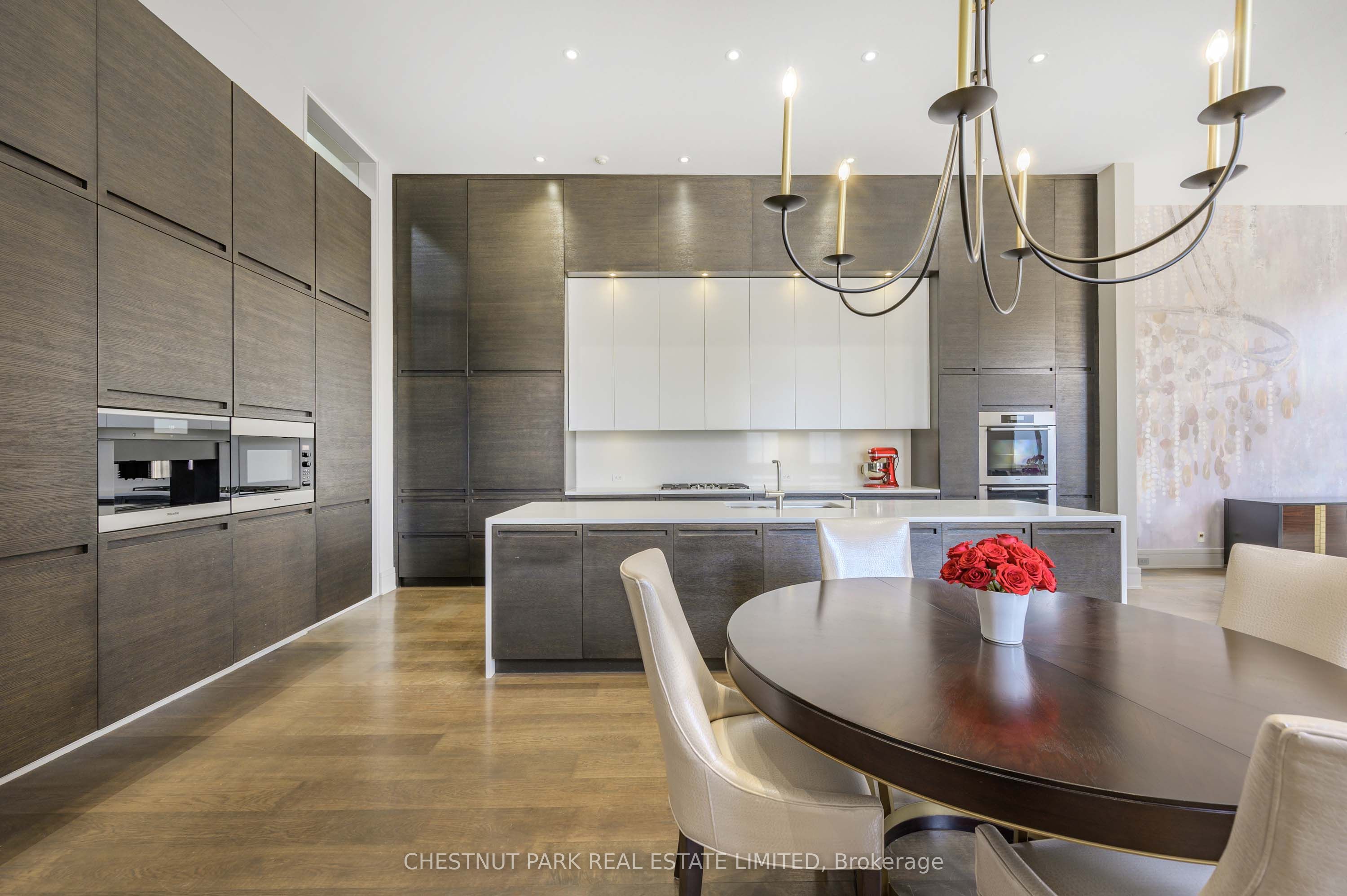 314 Palmerston Boulevard Property Photo 7