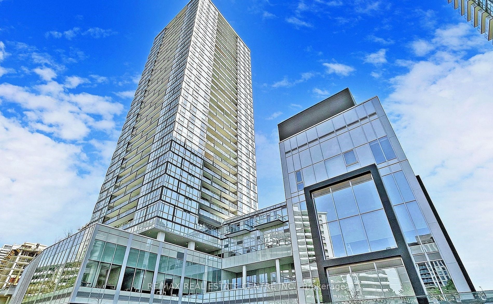 5180 Yonge Street P2/20 Property Photo 2