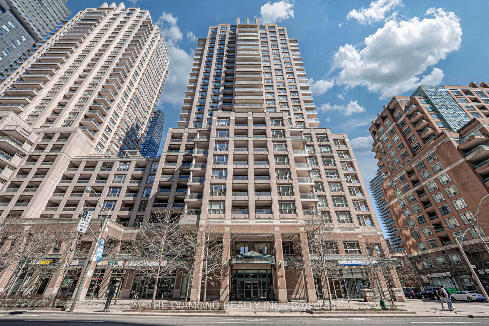 #2101 - 909 Bay Street Property Photo 1