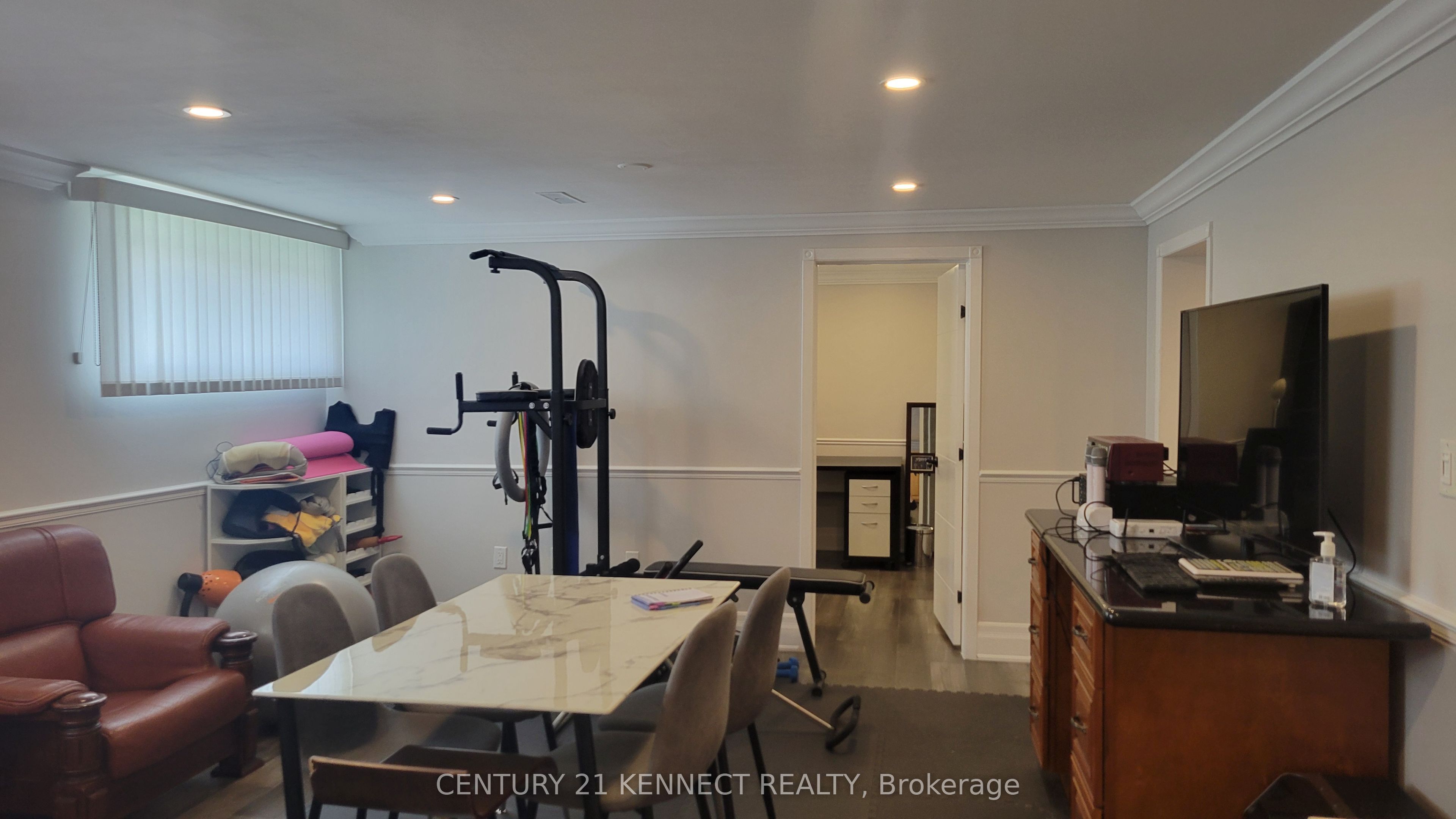1 Evanston Drive Lower #1 Property Photo 13