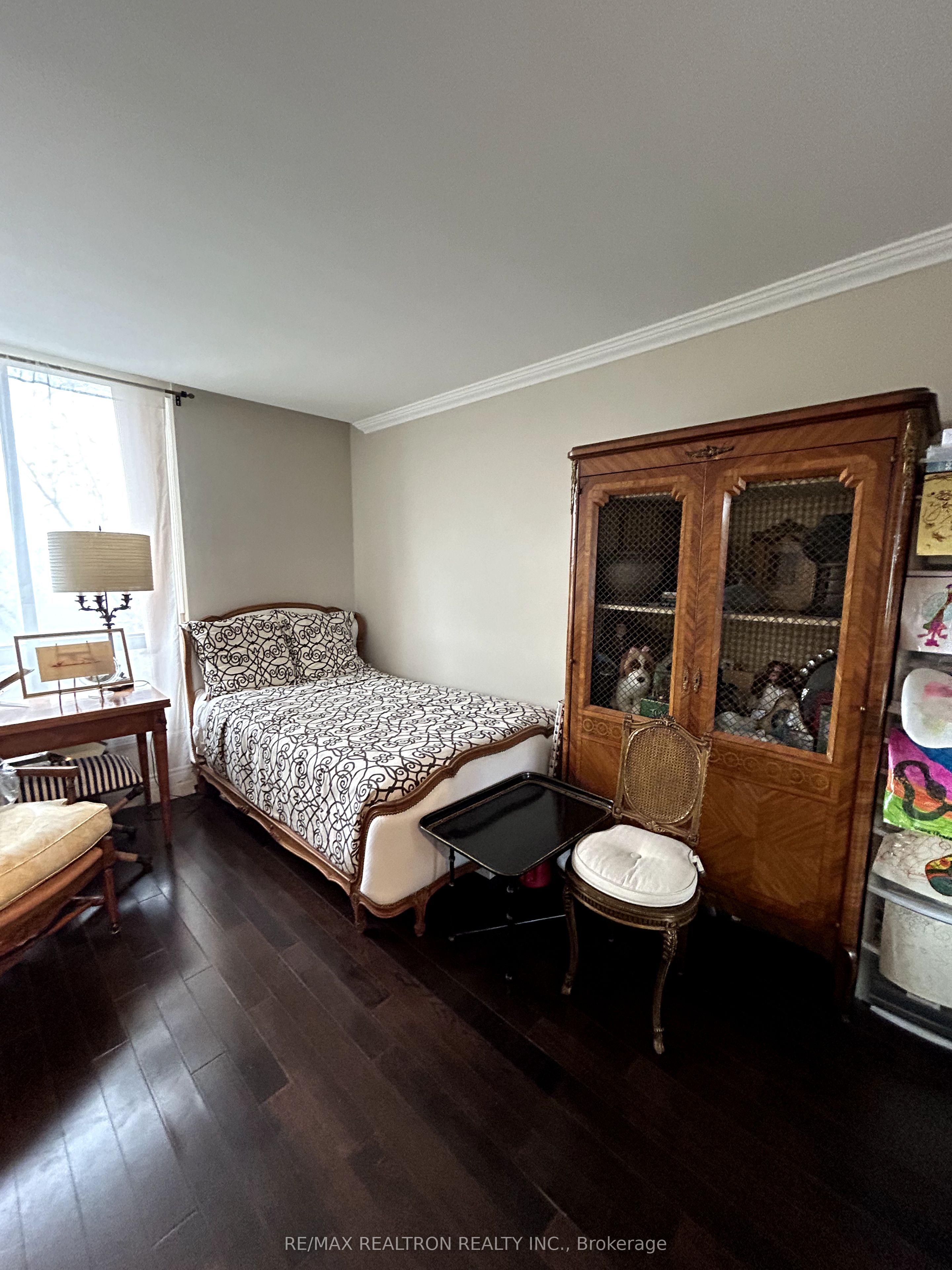 350 Lonsdale Road 614 Property Photo 10