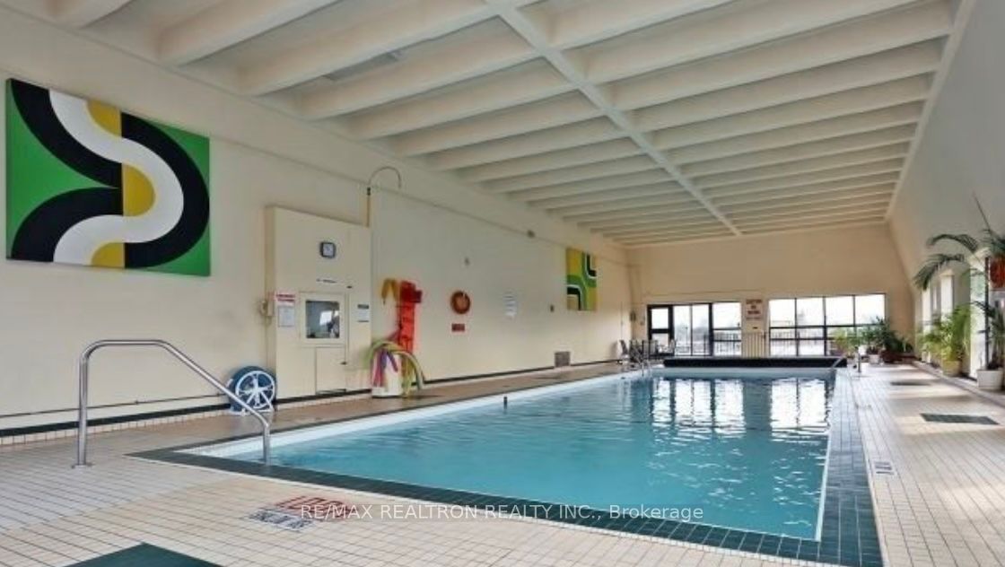 350 Lonsdale Road 614 Property Photo 13
