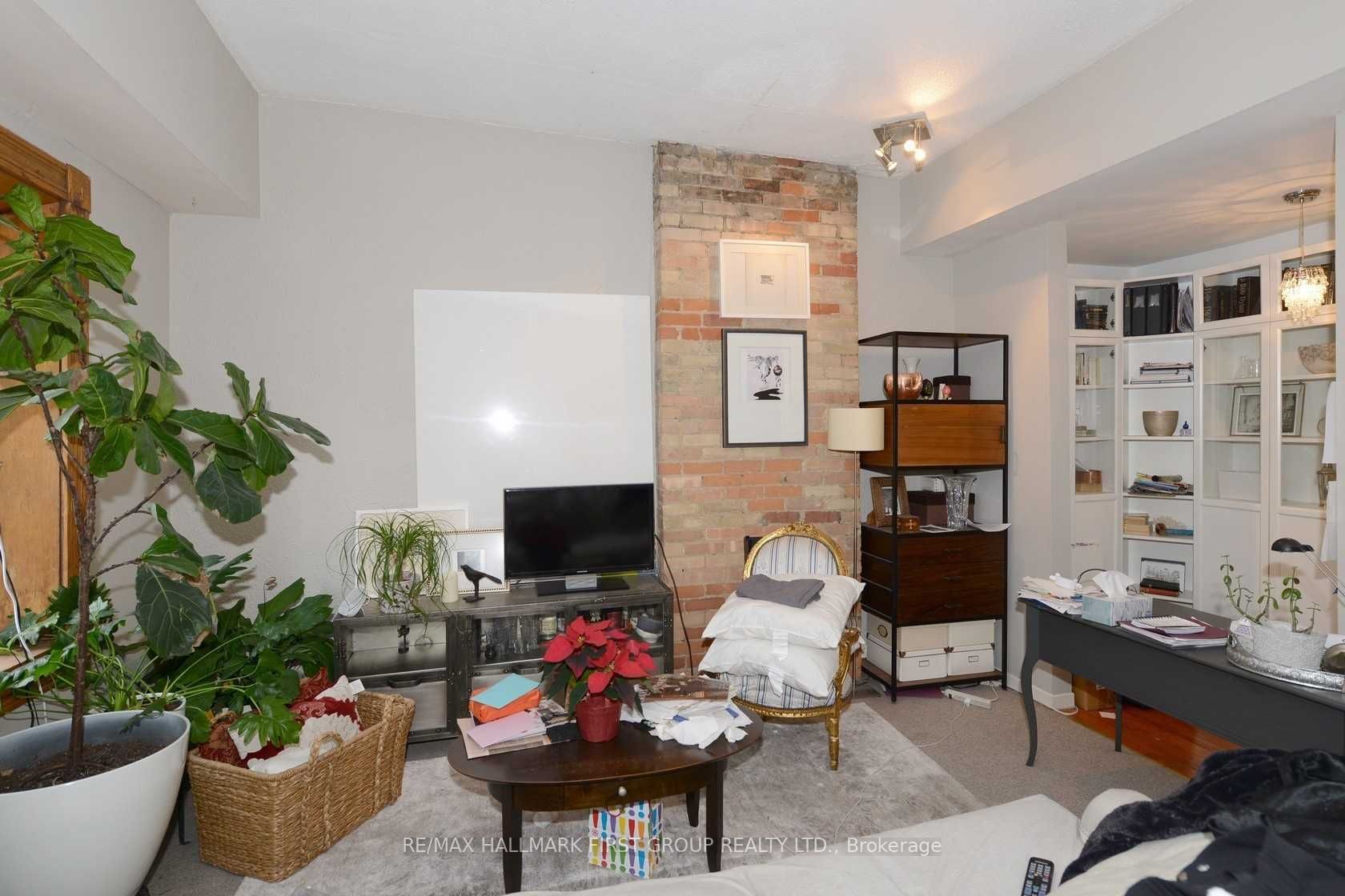37 Mutual Street Property Photo 4