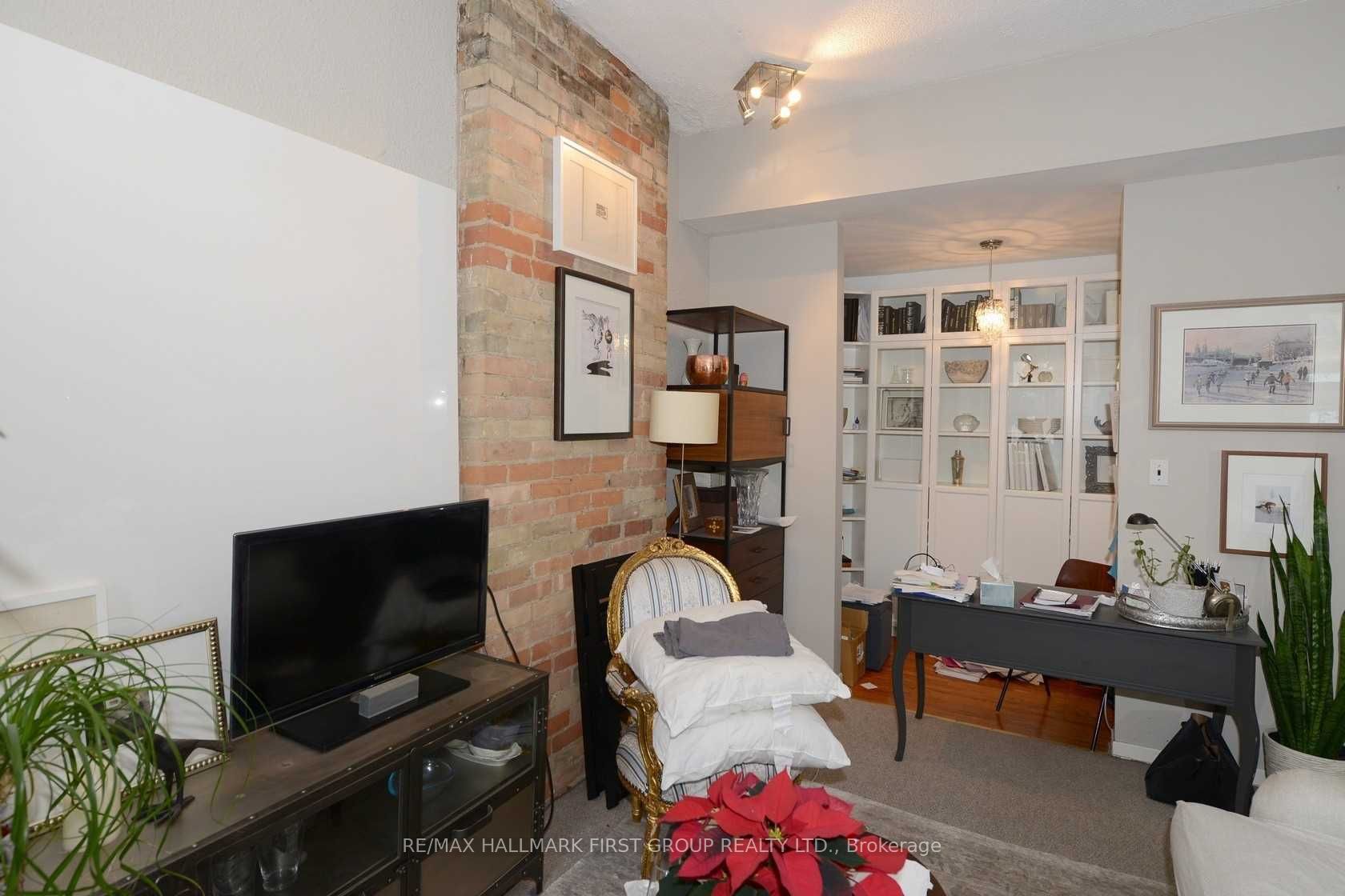 37 Mutual Street Property Photo 5