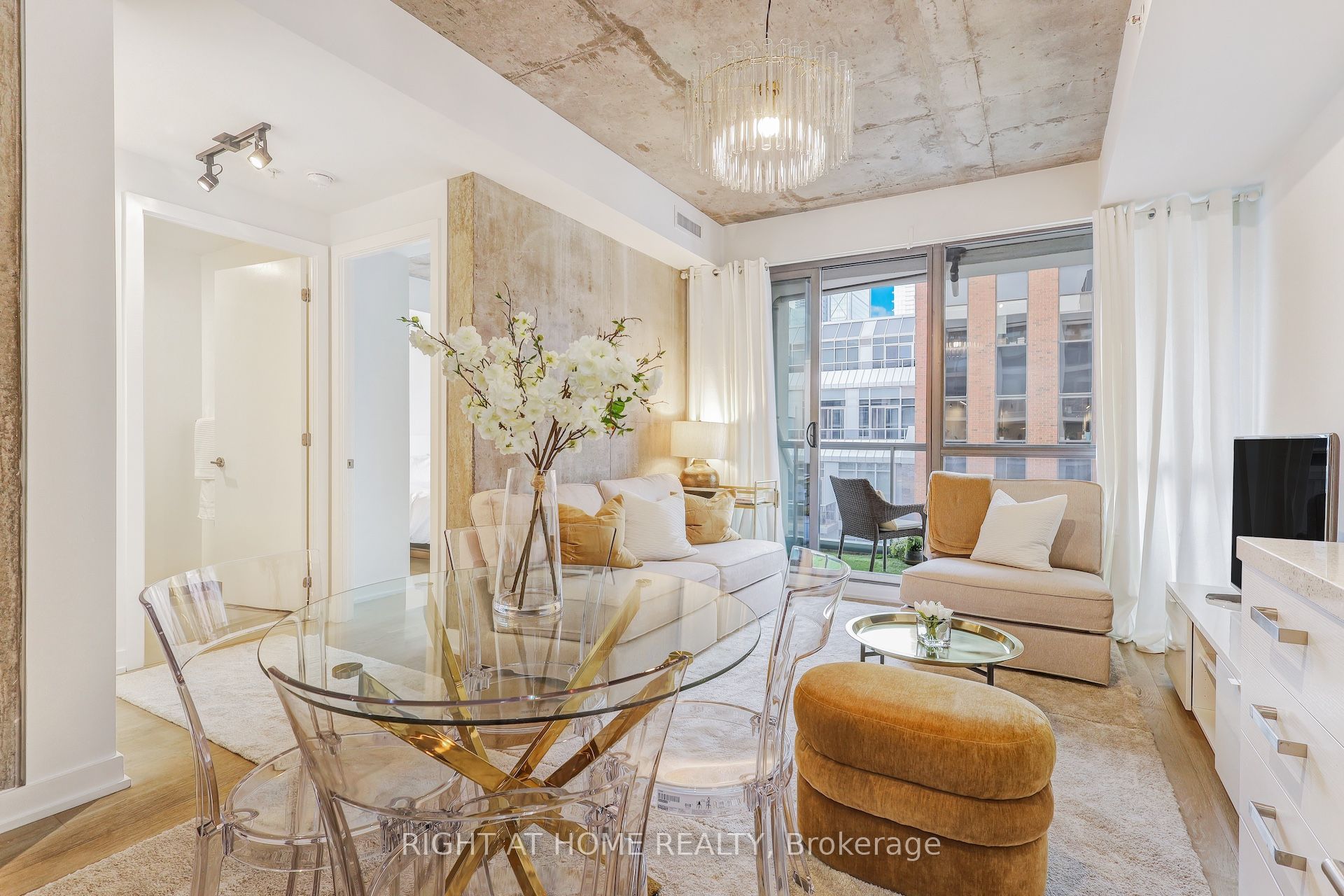#919 - 39 Brant Street Property Photo 1