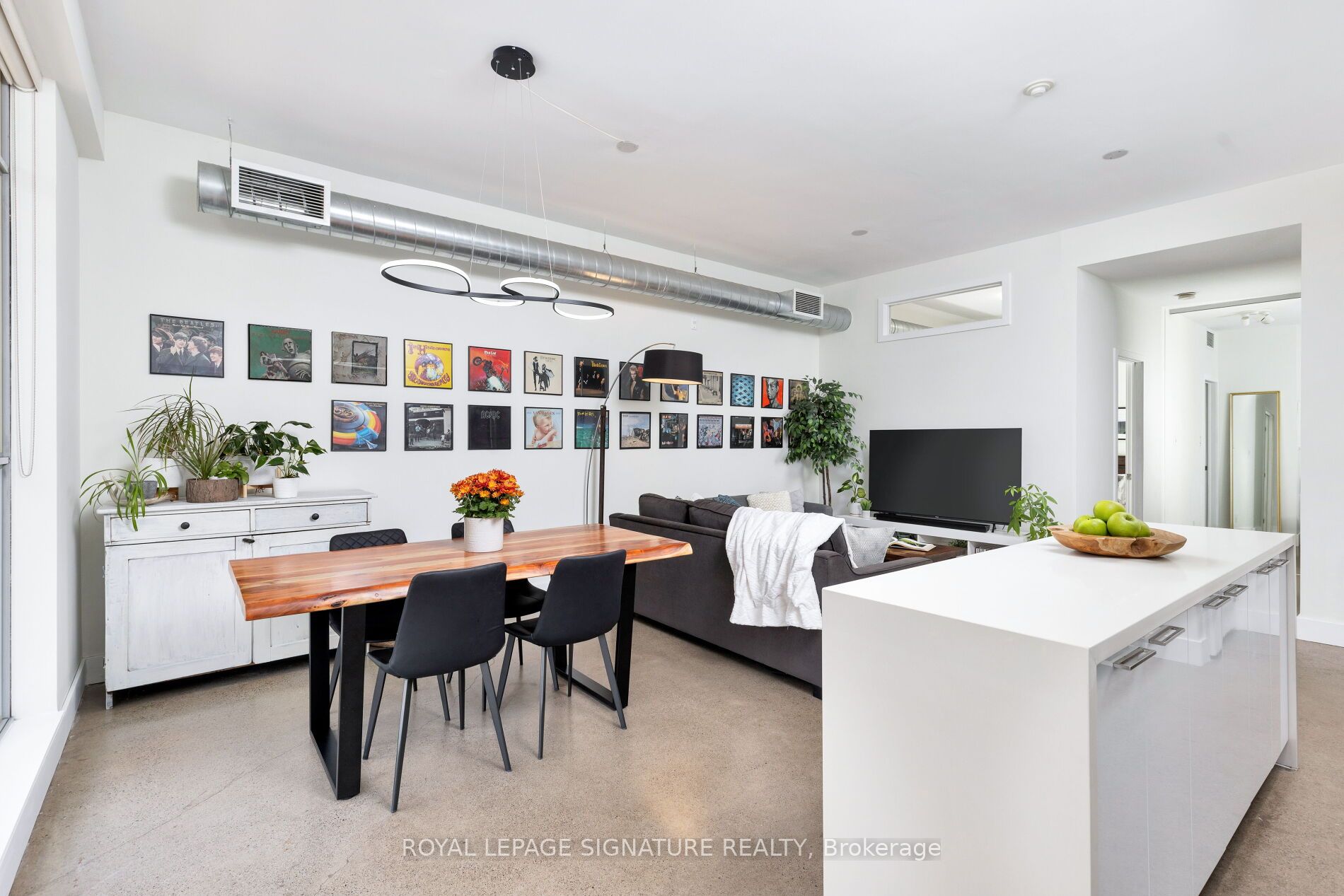 52 Sumach Street 101 Property Photo 4