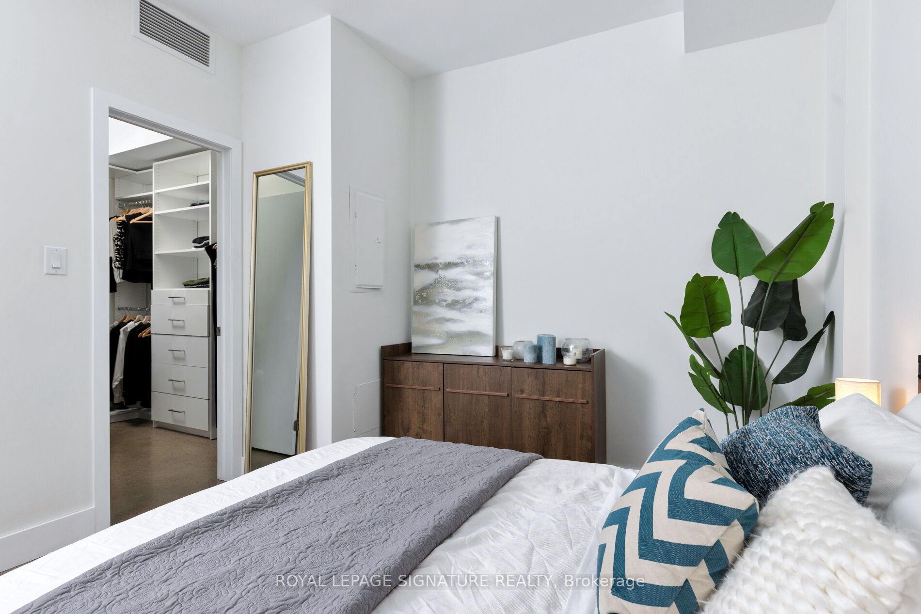 52 Sumach Street 101 Property Photo 17