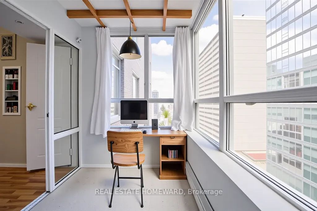 #1413 - 711 Bay Street Property Photo 3