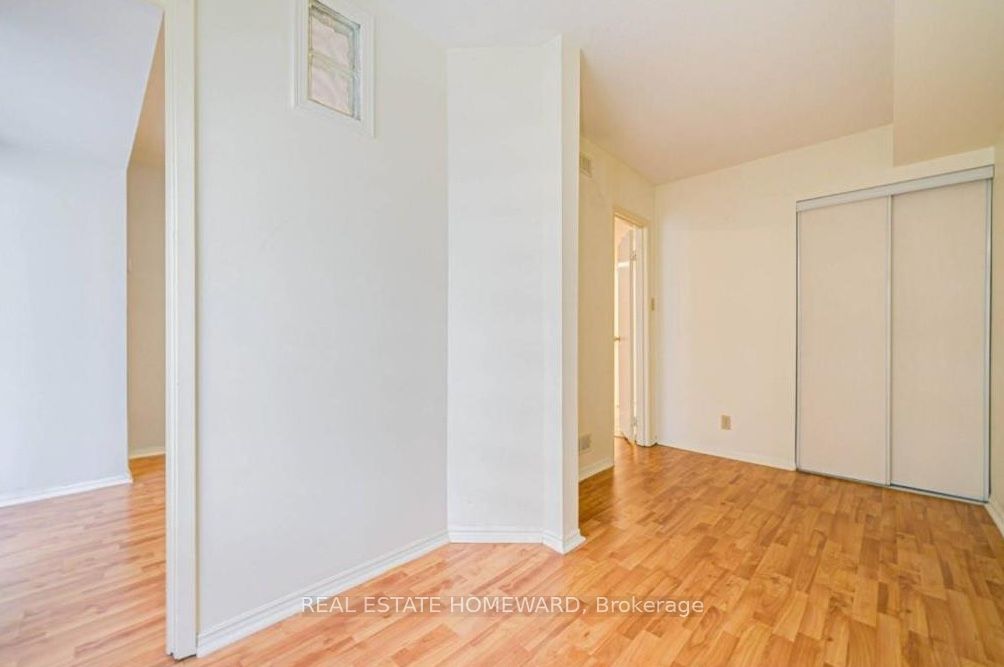 #1413 - 711 Bay Street Property Photo 8