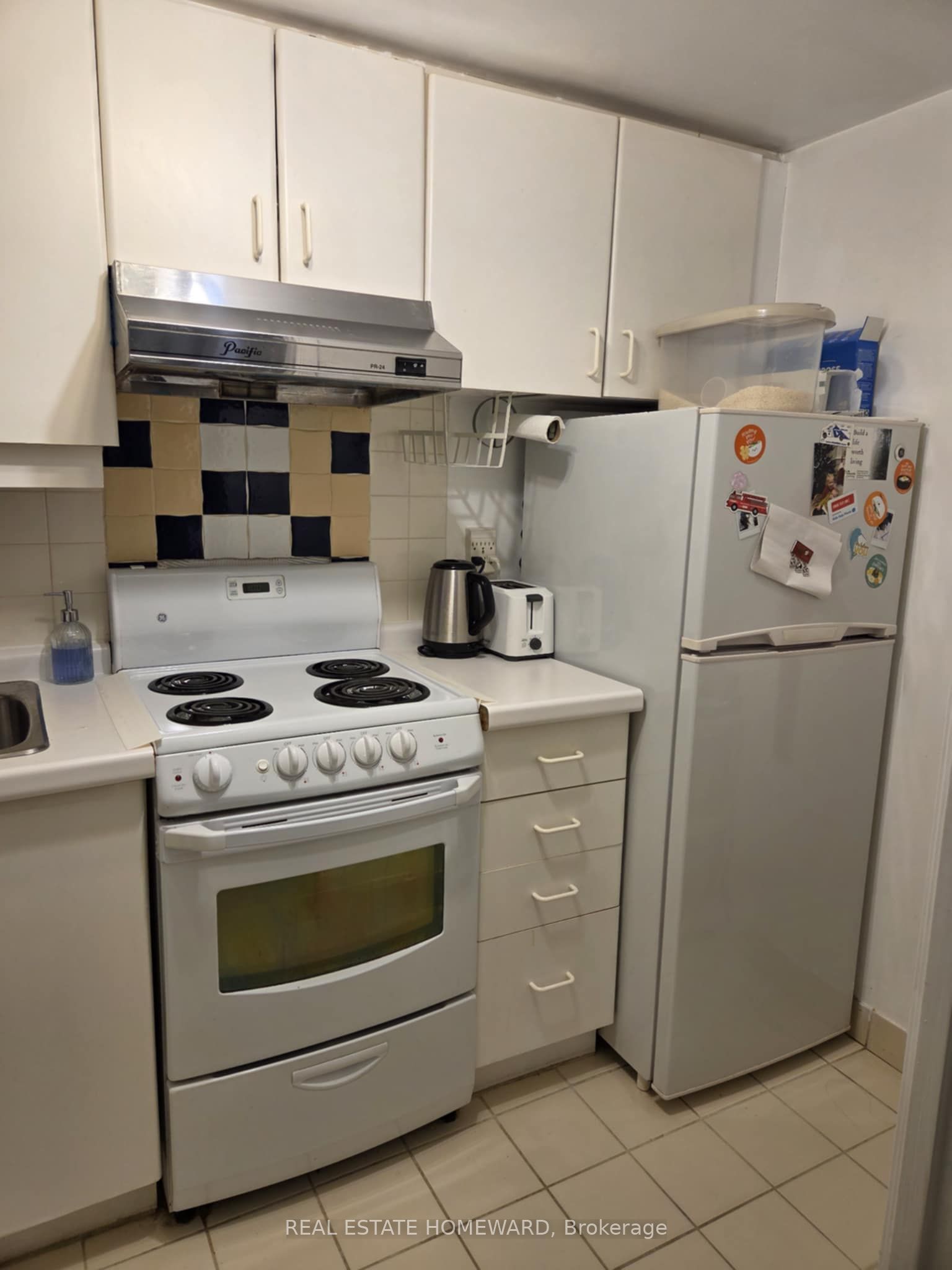 #1413 - 711 Bay Street Property Photo 13