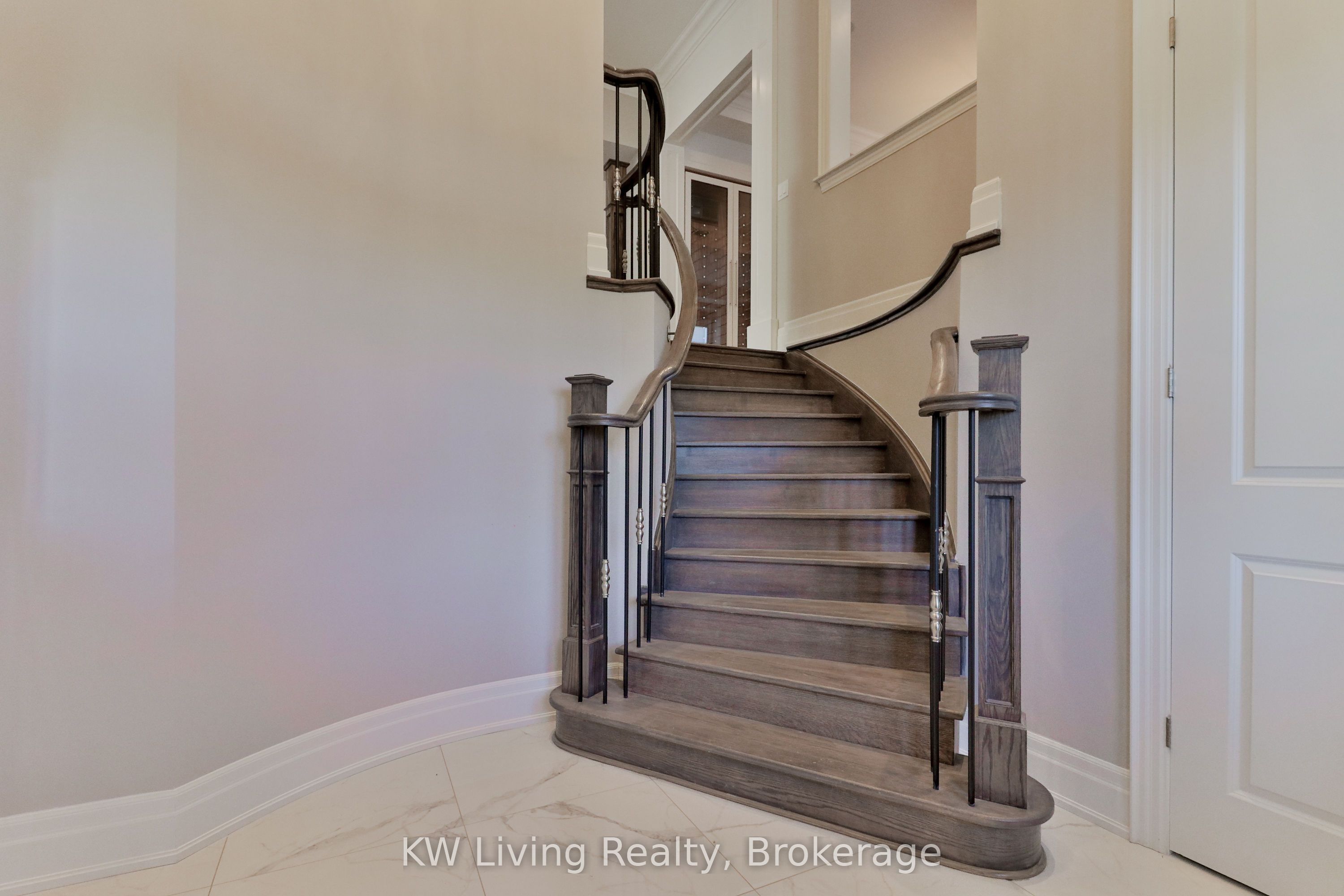 162 Cummer Avenue Property Photo 3