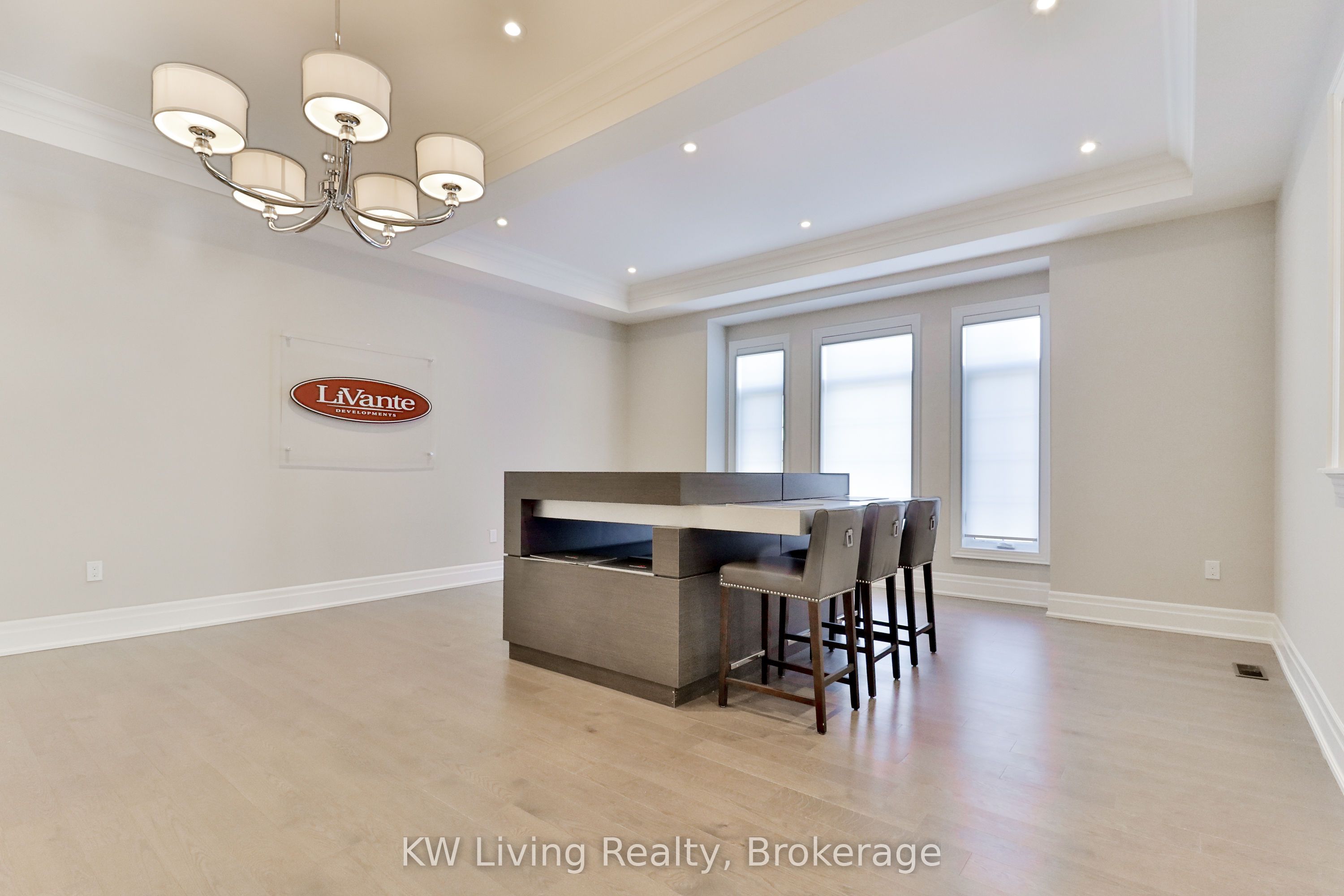 162 Cummer Avenue Property Photo 4