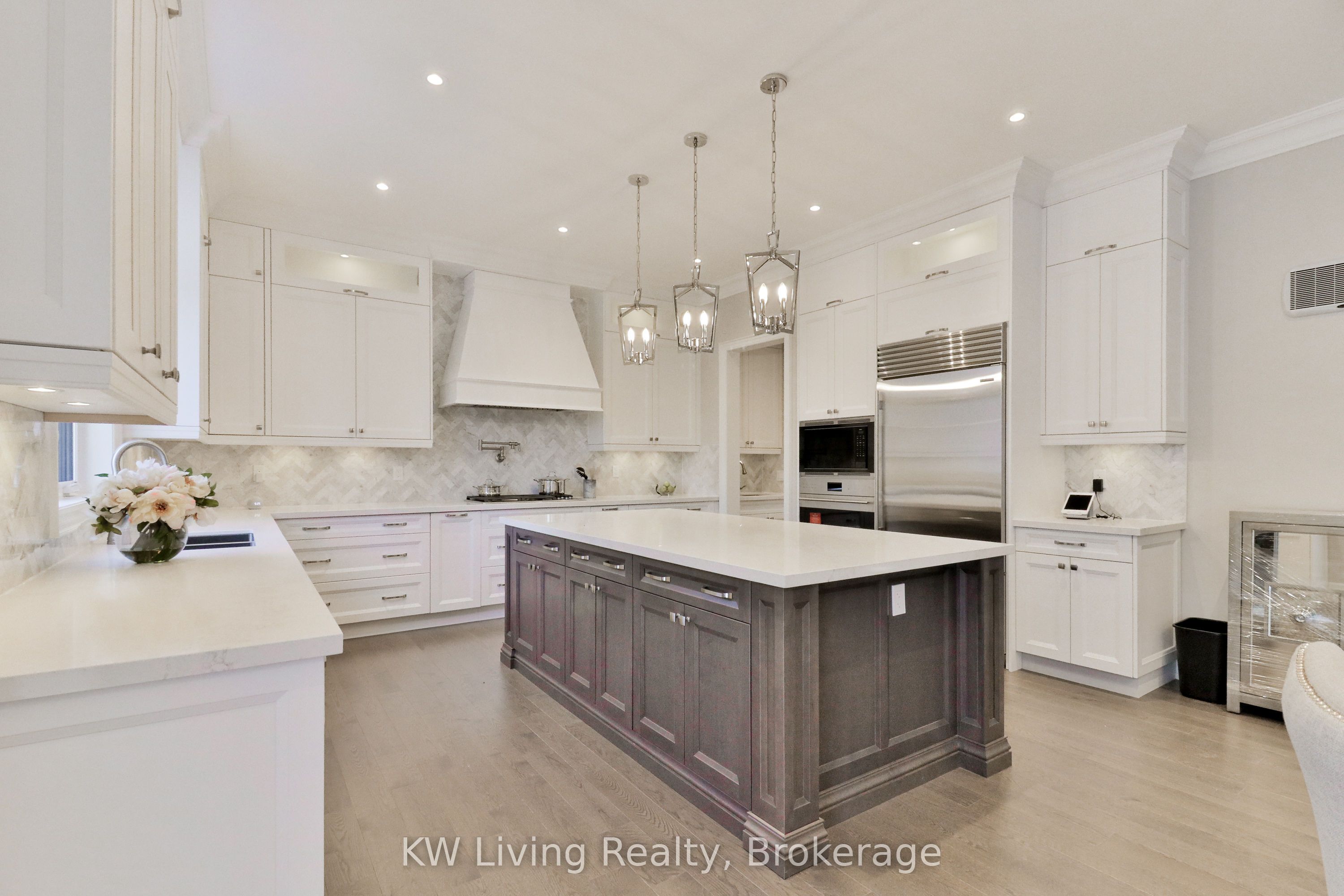 162 Cummer Avenue Property Photo 8