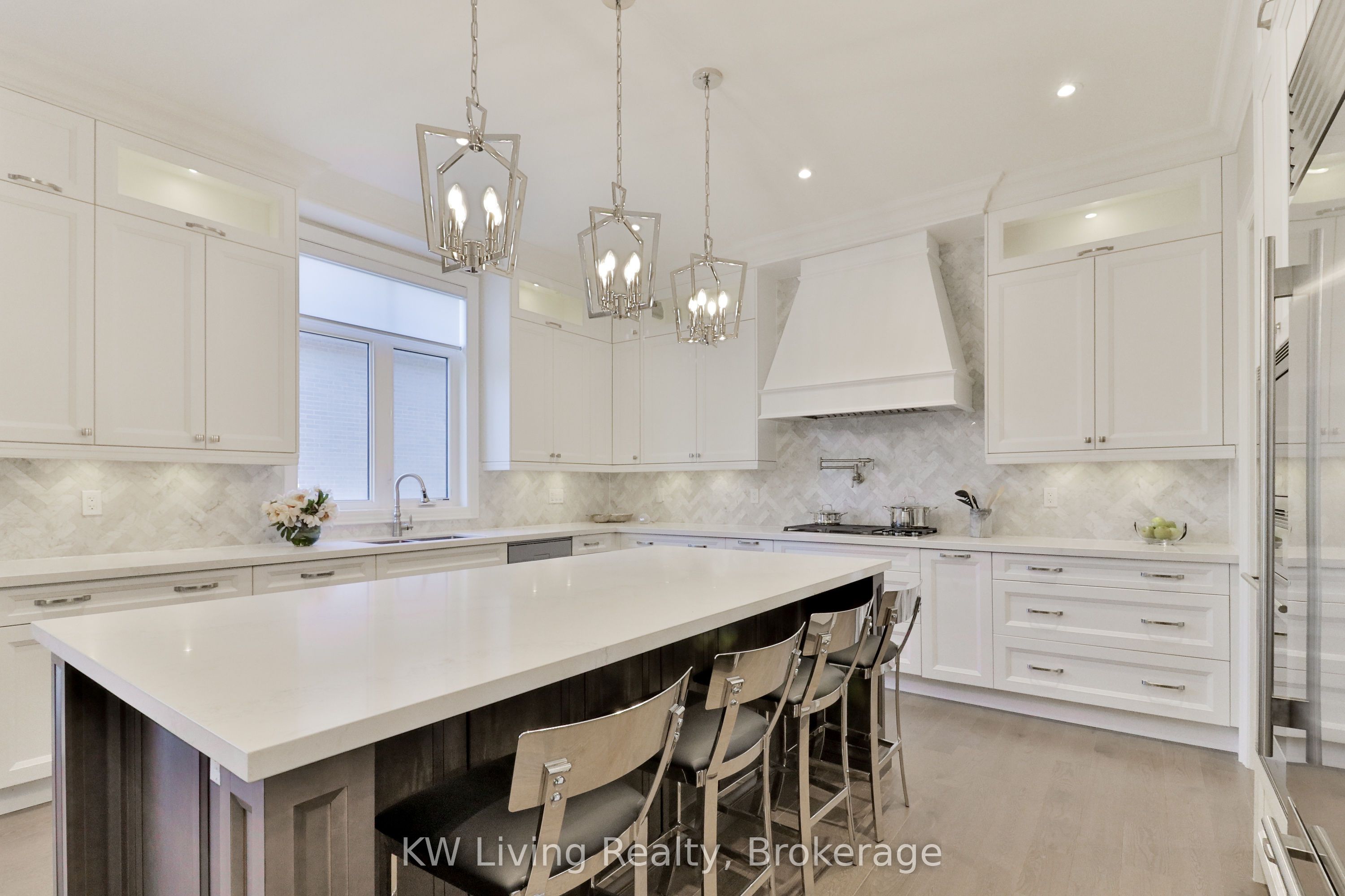 162 Cummer Avenue Property Photo 10