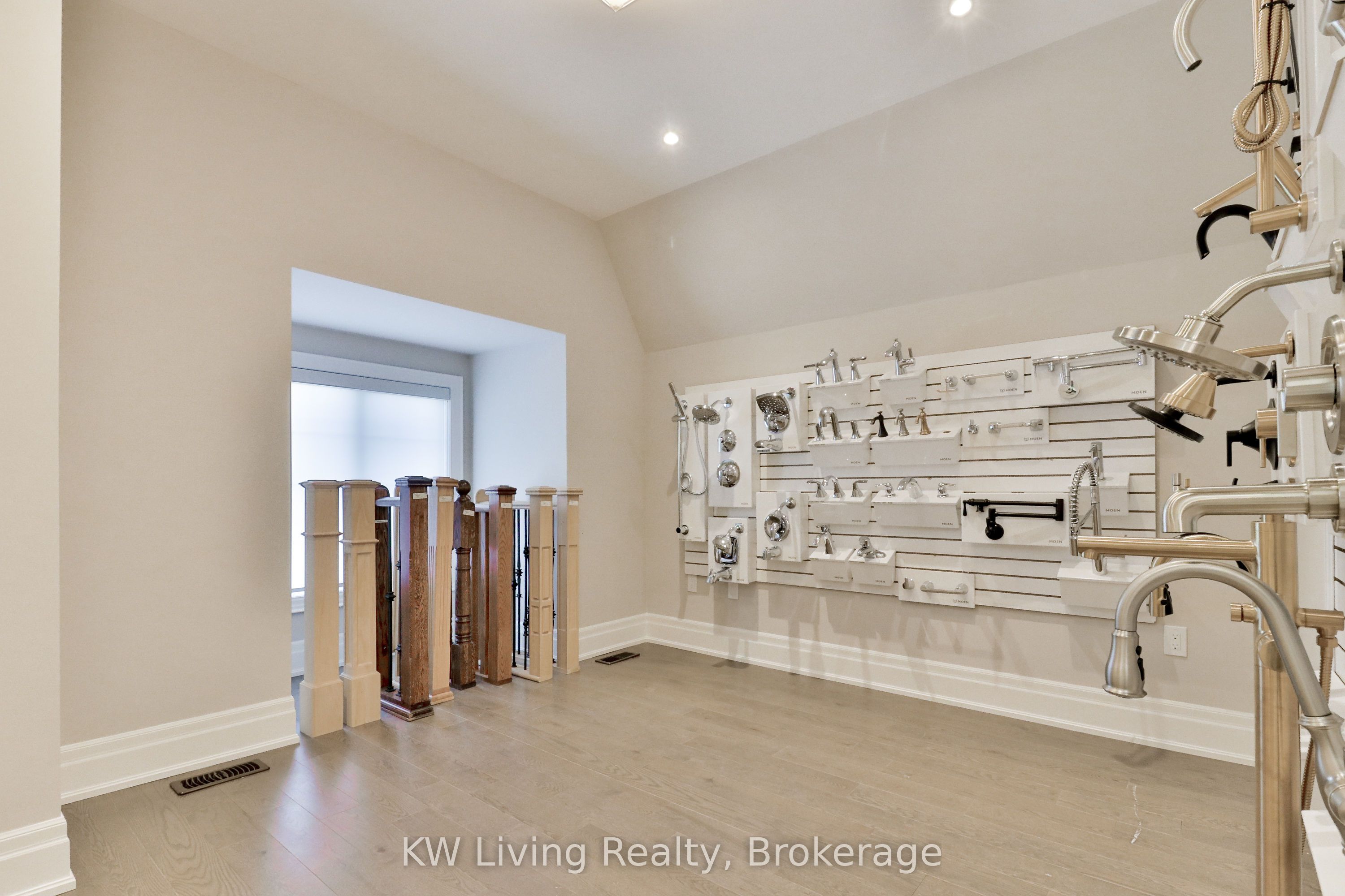162 Cummer Avenue Property Photo 19