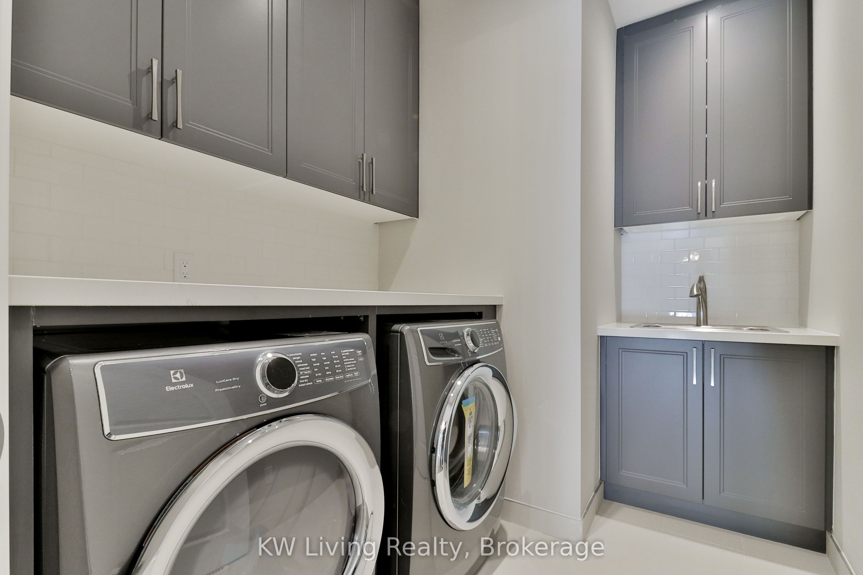 162 Cummer Avenue Property Photo 21