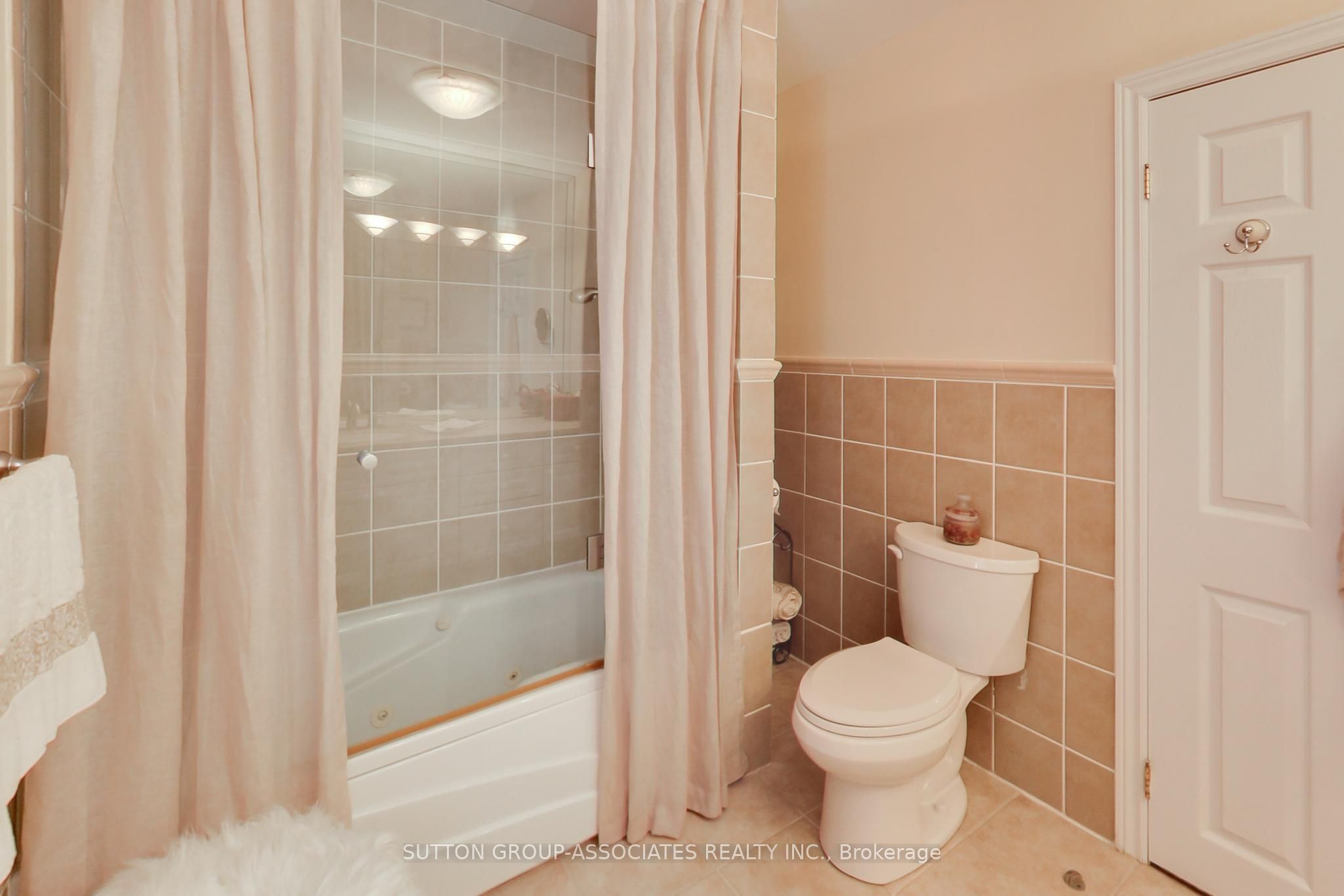51 Ravenscroft Circle Property Photo 18