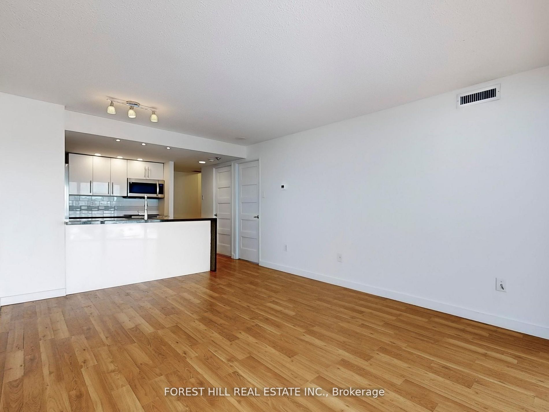 725 King Street 901 Property Photo 10