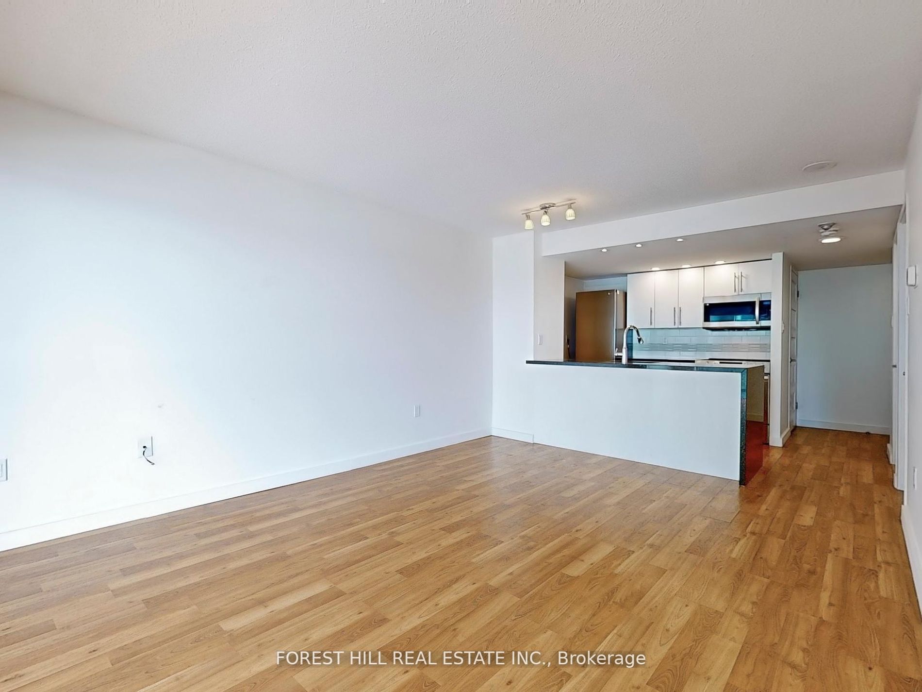 725 King Street 901 Property Photo 11