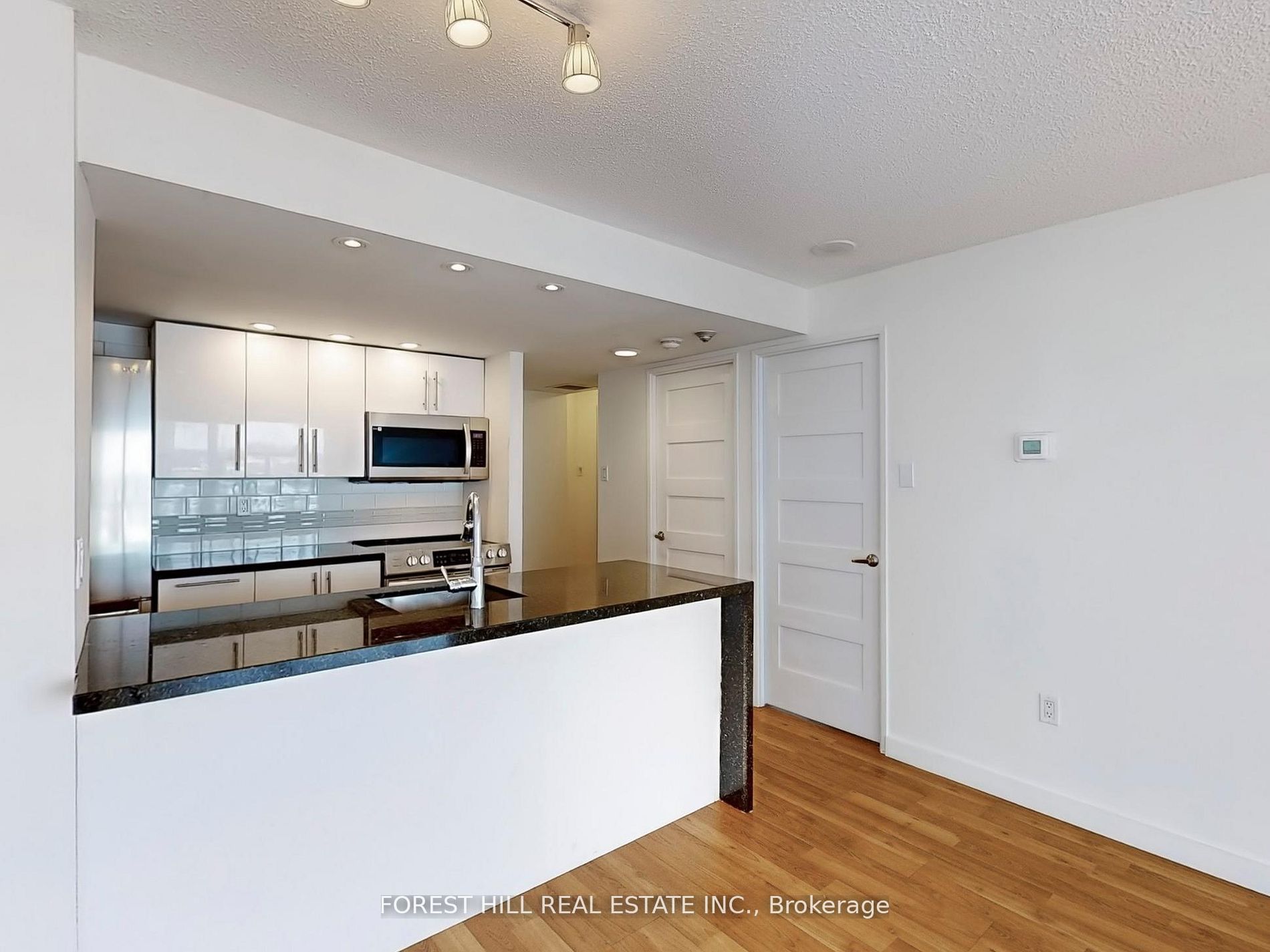 725 King Street 901 Property Photo 16