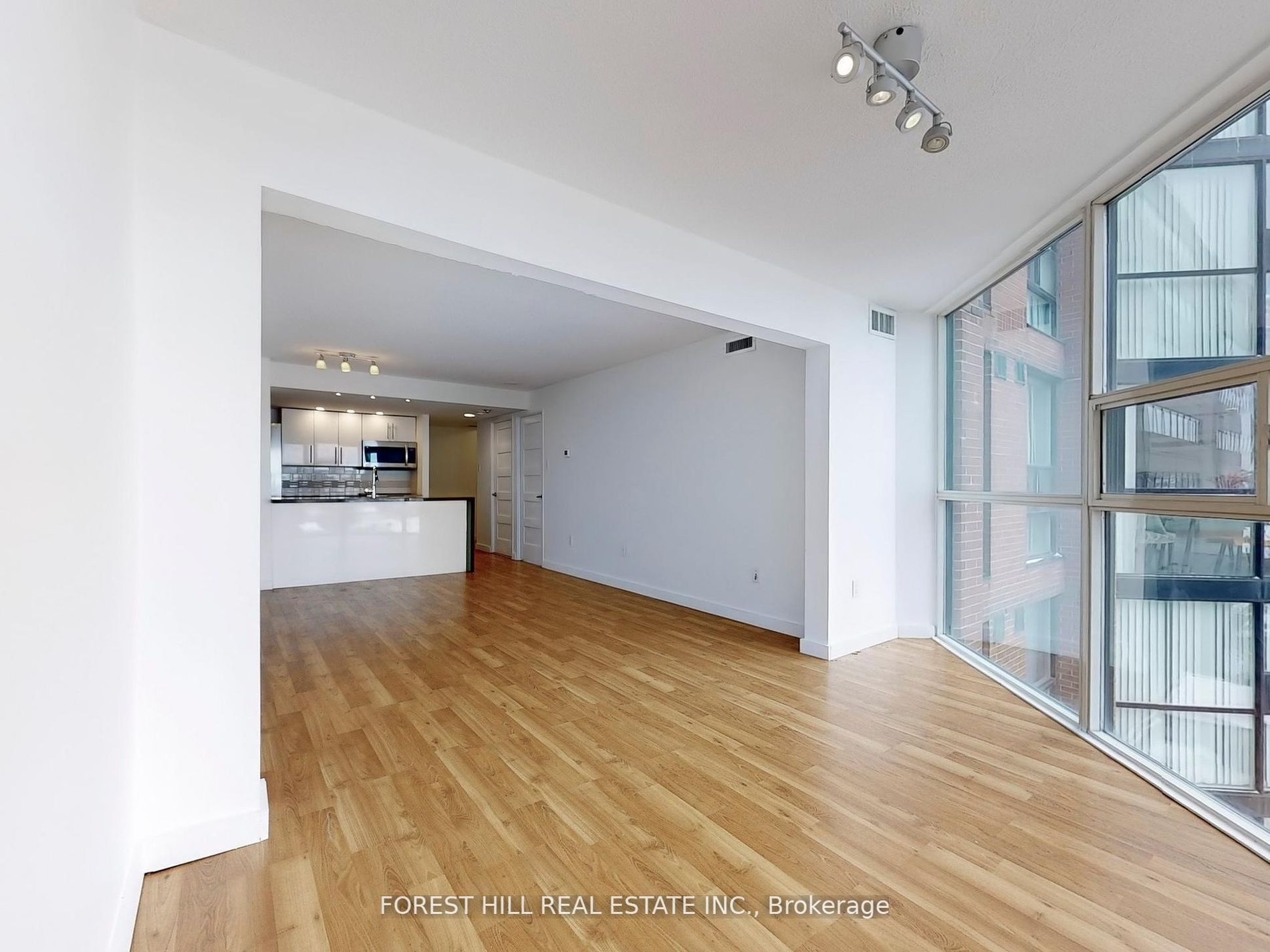 725 King Street 901 Property Photo 17