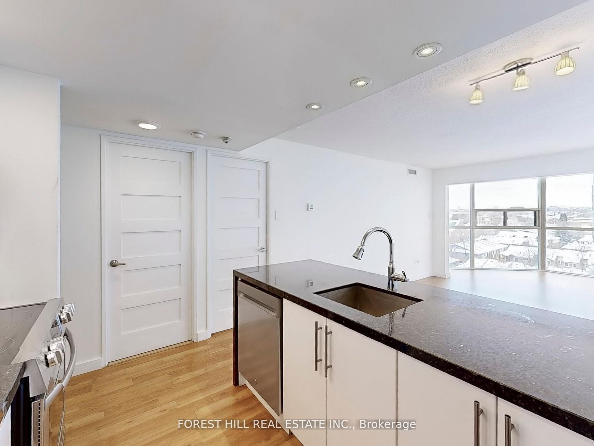 725 King Street 901 Property Photo 20