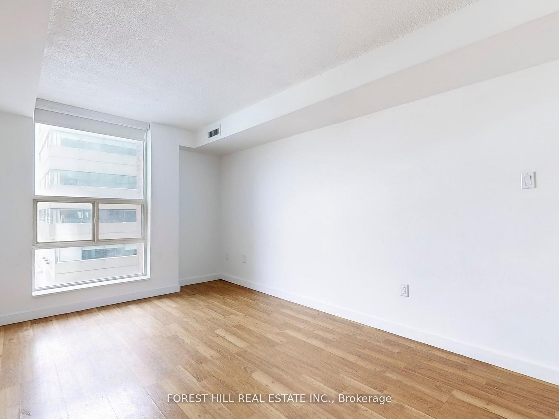 725 King Street 901 Property Photo 21