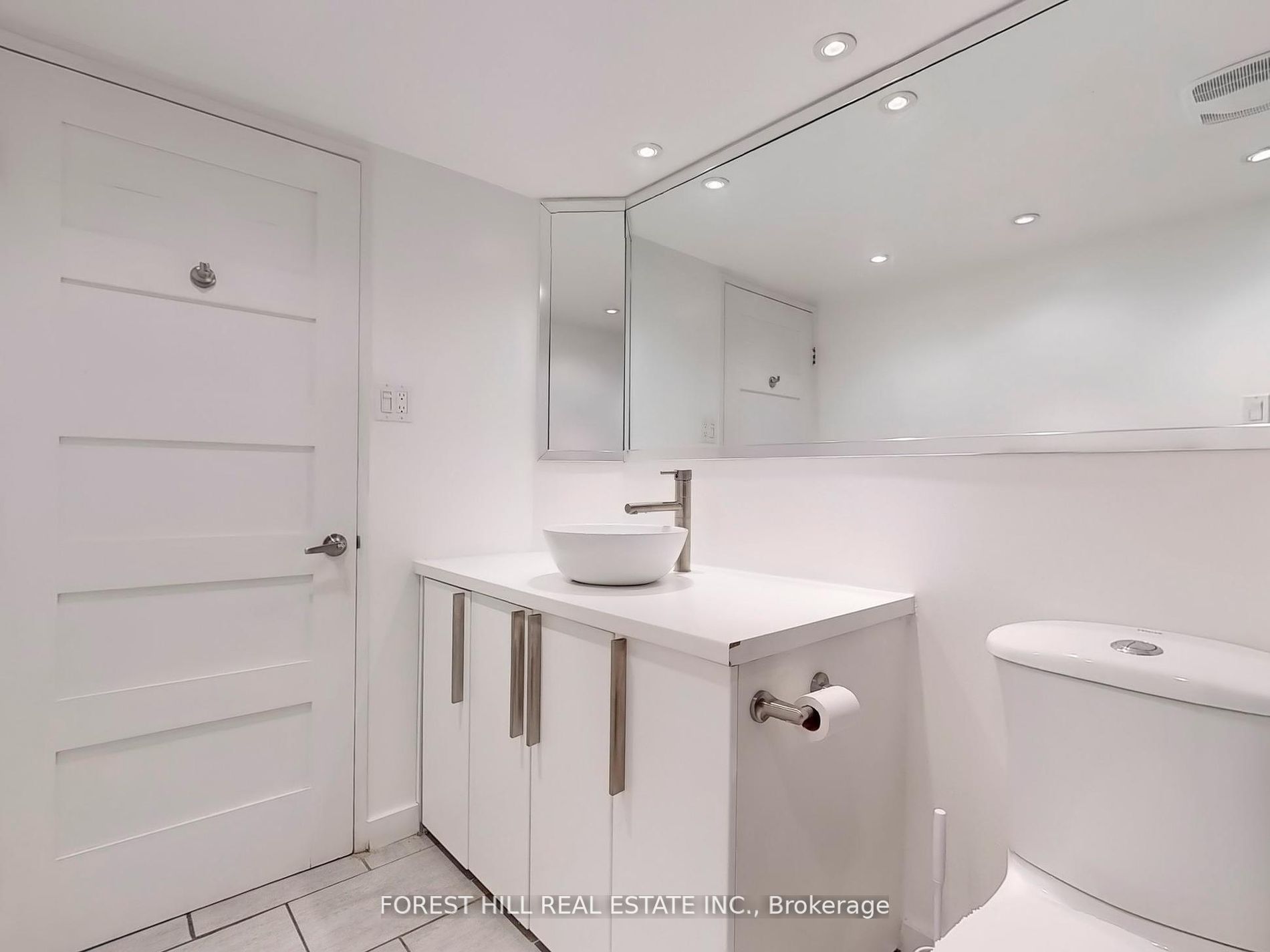 725 King Street 901 Property Photo 25
