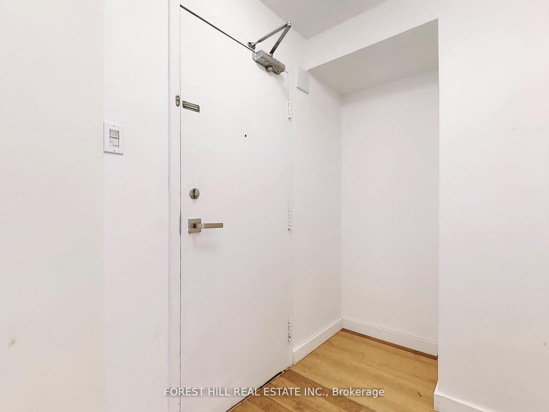 725 King Street 901 Property Photo 27