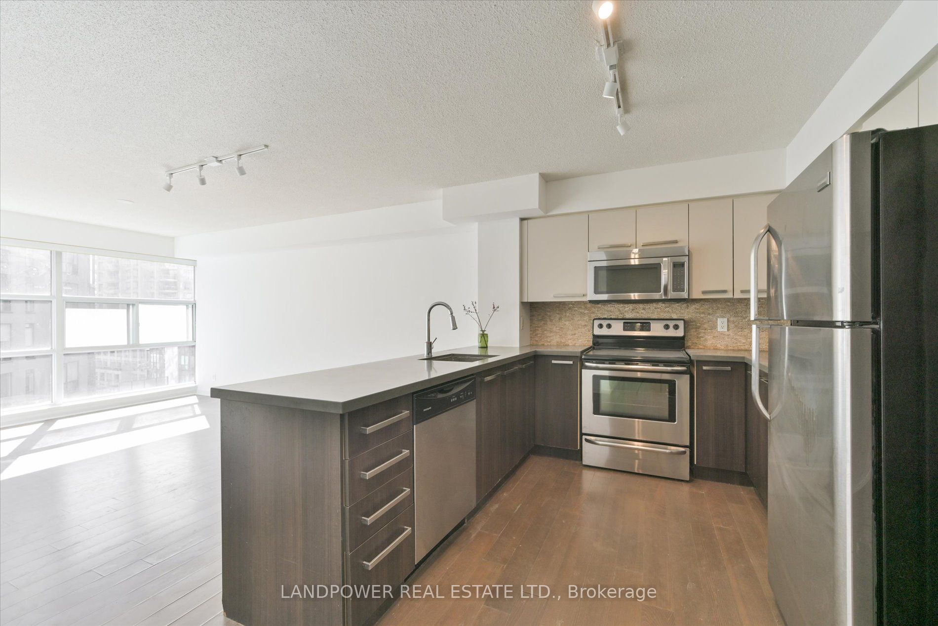 #1105 - 11 St Joseph Street Property Photo 1