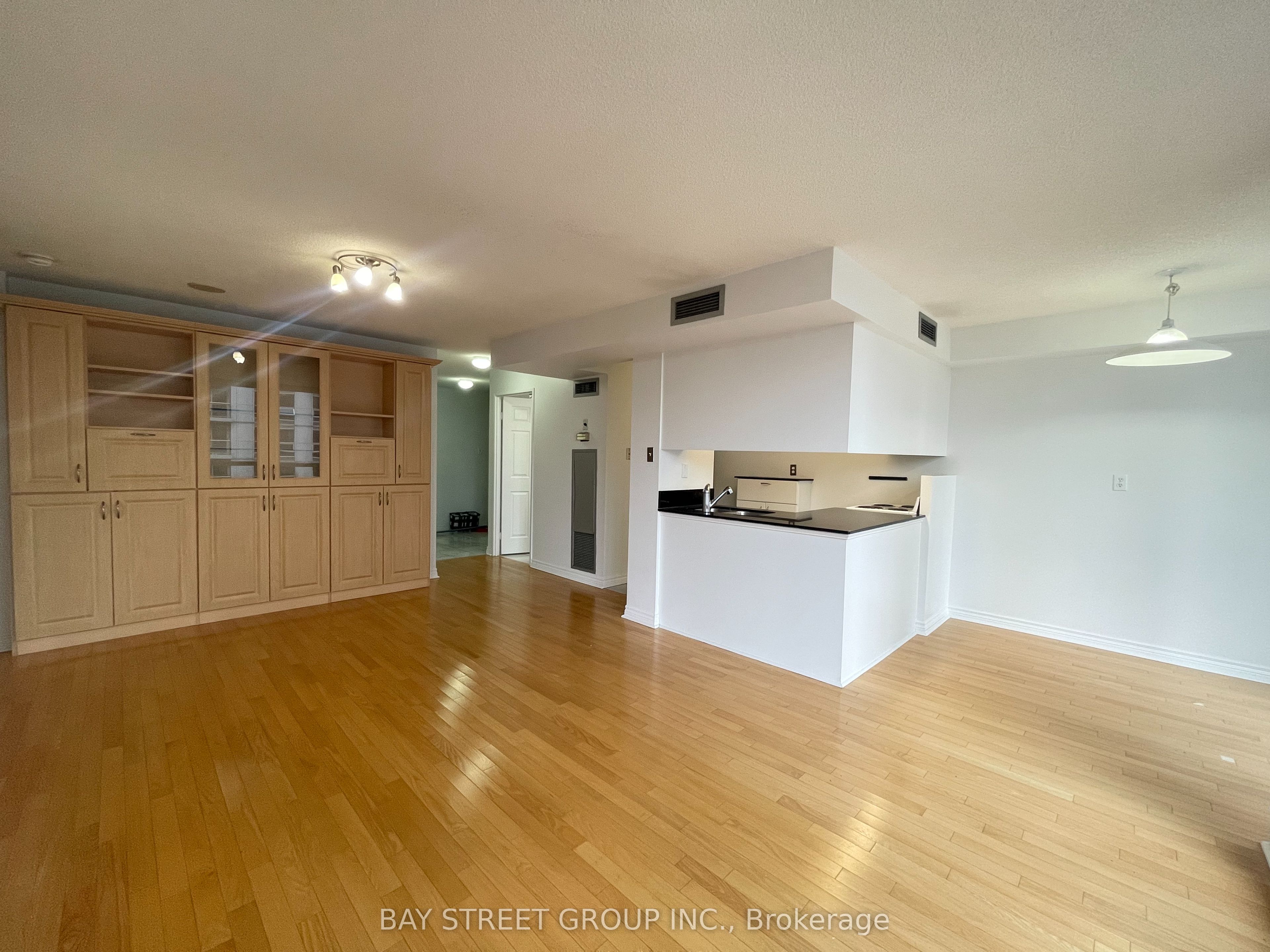 736 Bay Street 1910 Property Photo 6