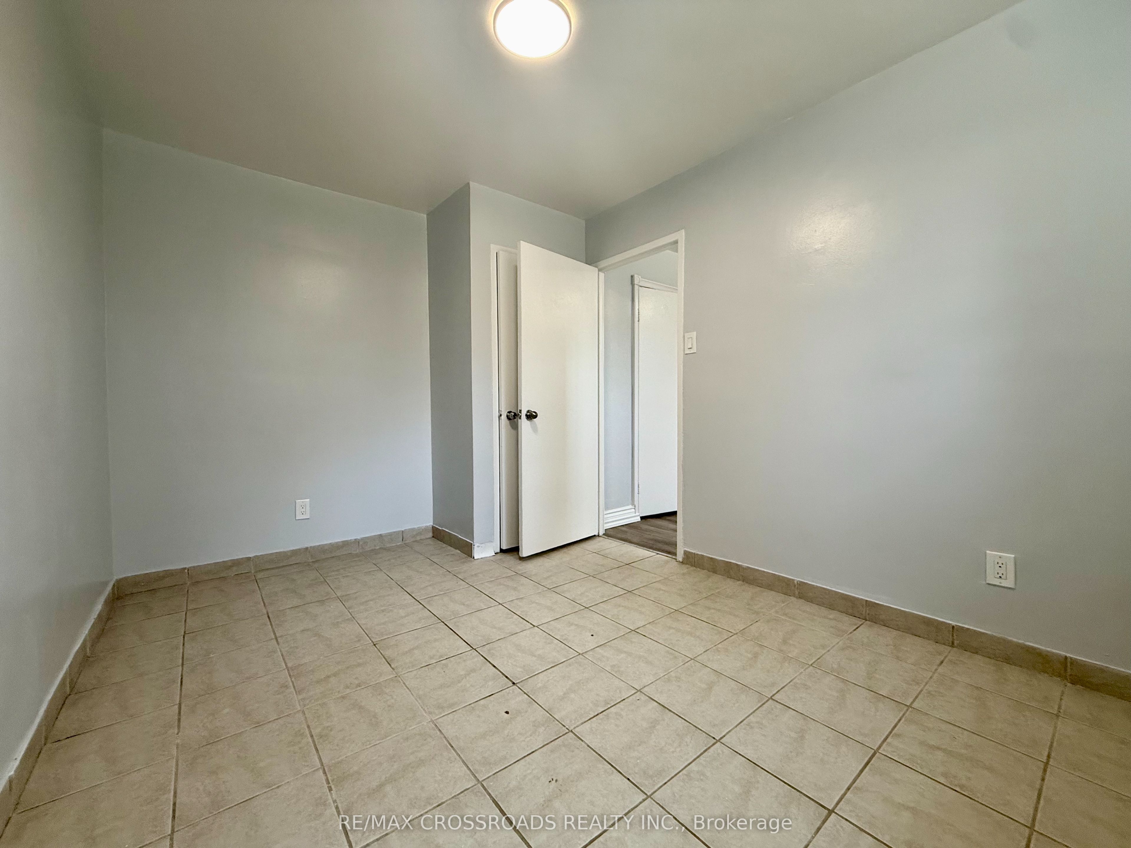 2770 Yonge Street B4 Property Photo 6