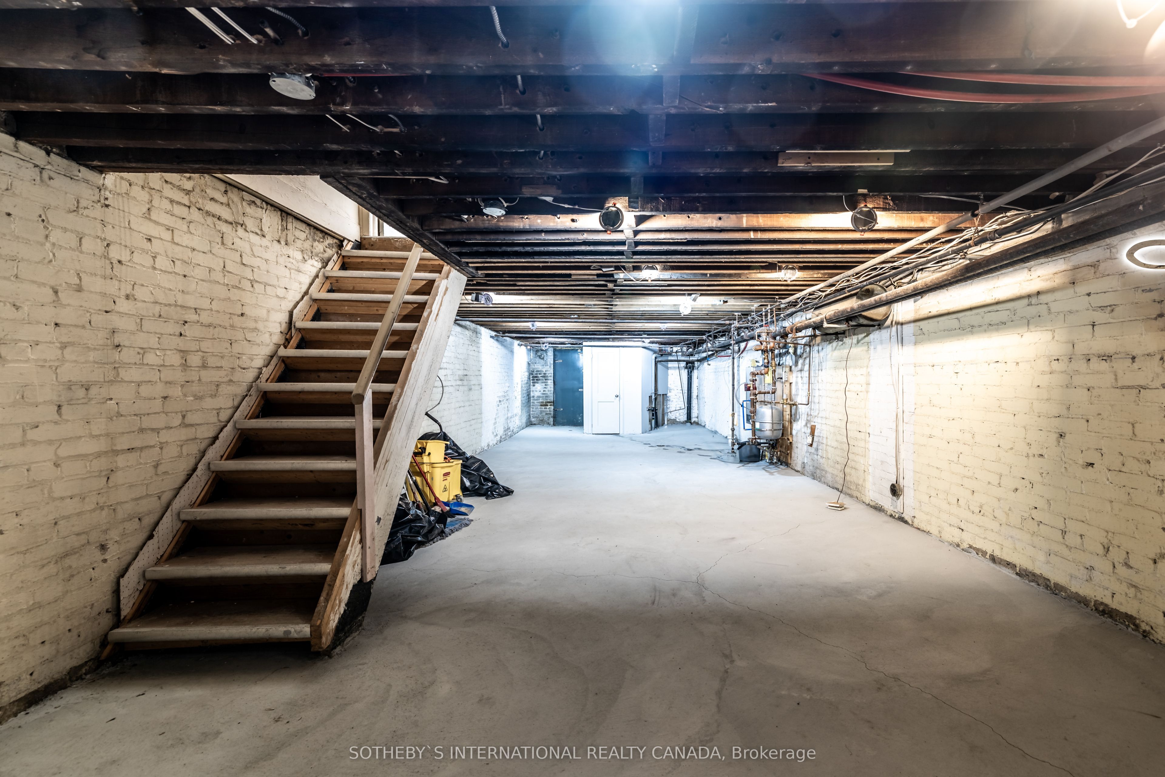 3236 Yonge Street Property Photo 9