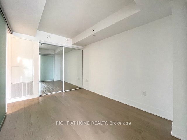 955 Bay Street 2702 Property Photo 7