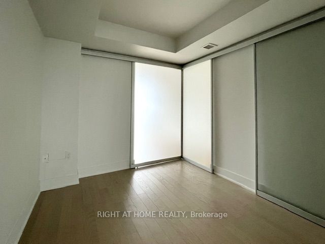 955 Bay Street 2702 Property Photo 9