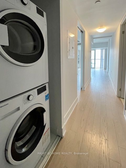 955 Bay Street 2702 Property Photo 15
