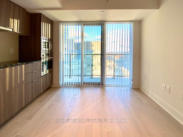 955 Bay Street 2702 Property Photo 35