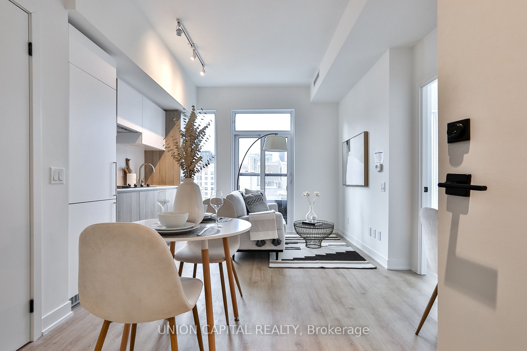 #1005 - 319 Jarvis Street Property Photo 1